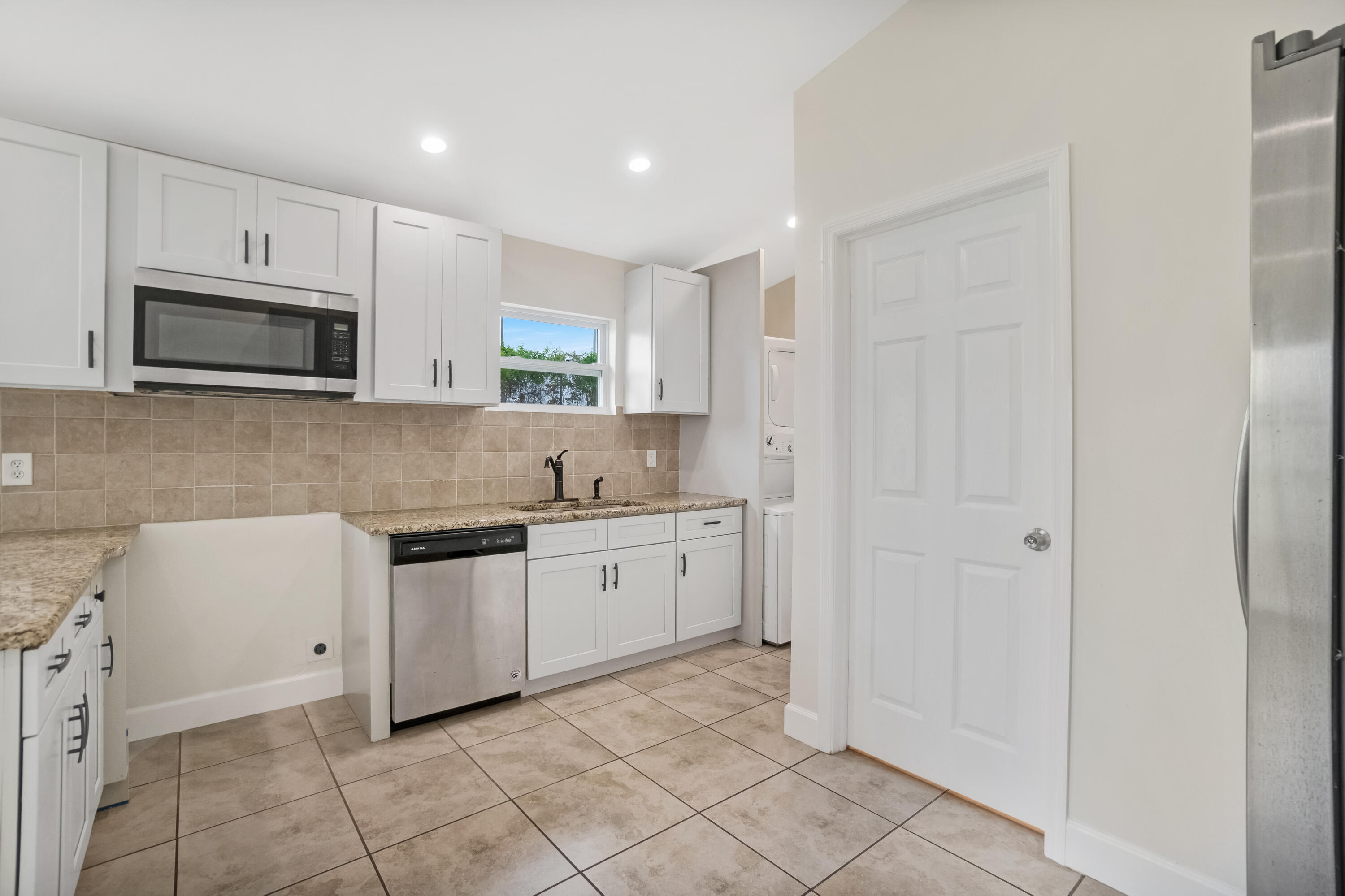 SUNRISE COURT - Residential