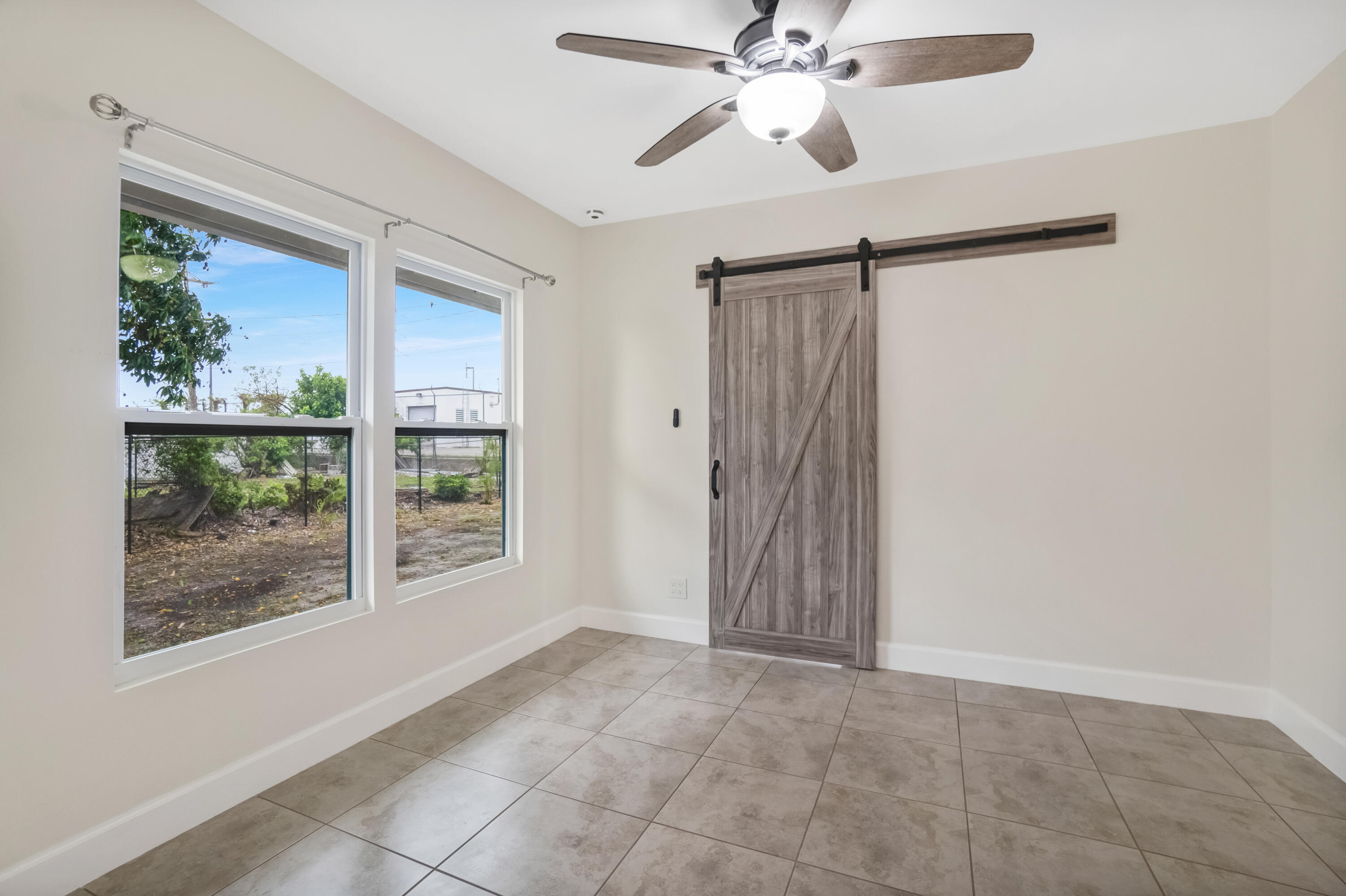 SUNRISE COURT - Residential