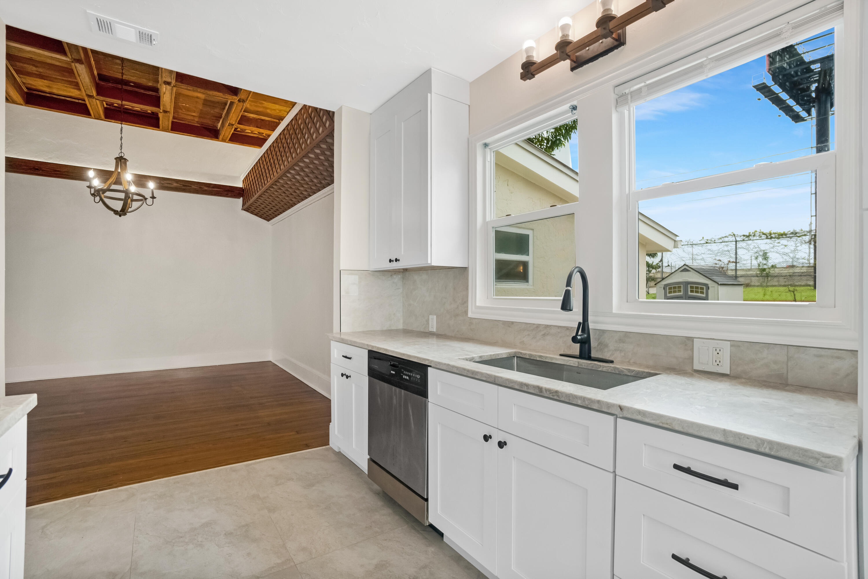 SUNRISE COURT - Residential