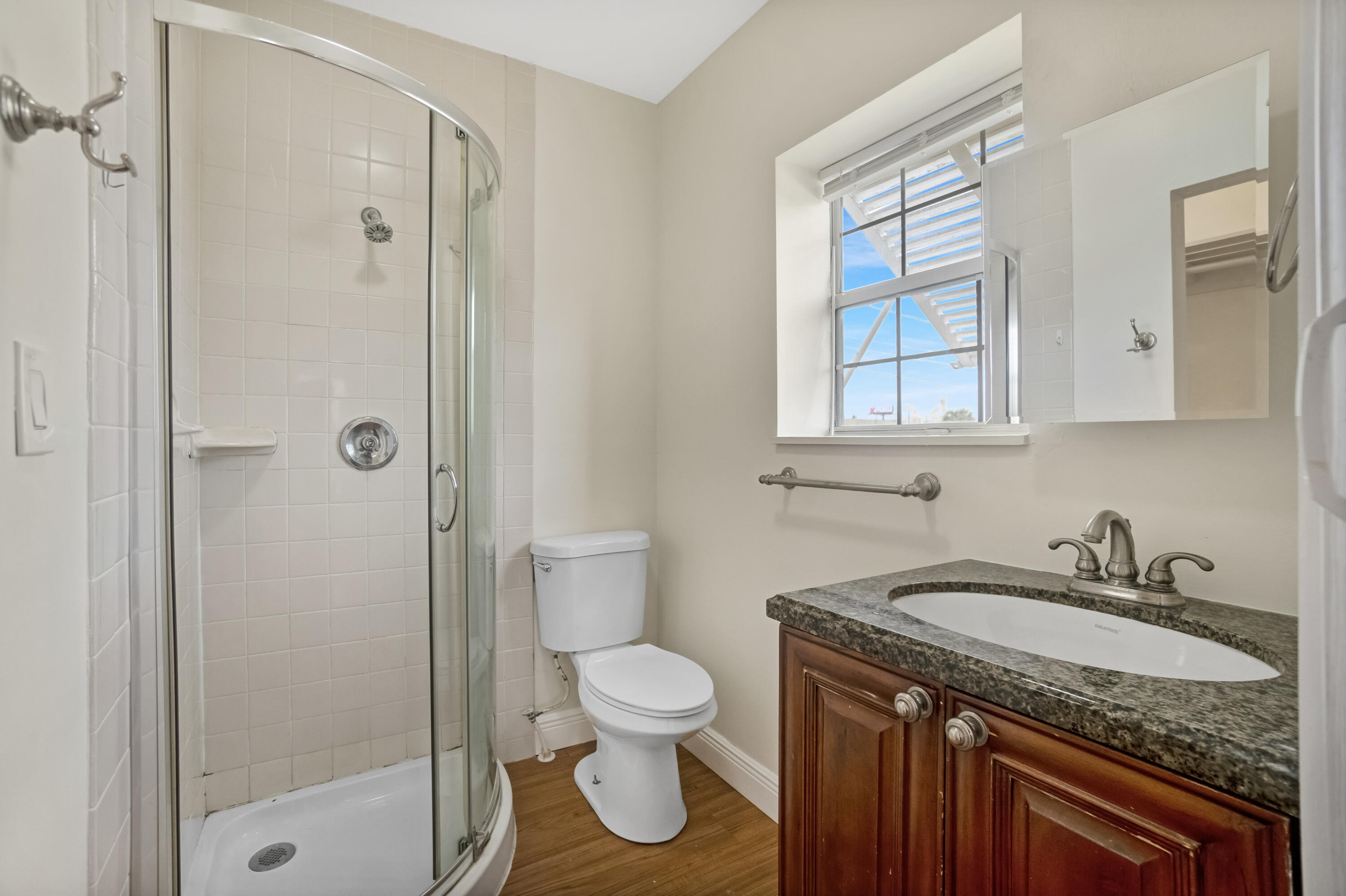 SUNRISE COURT - Residential