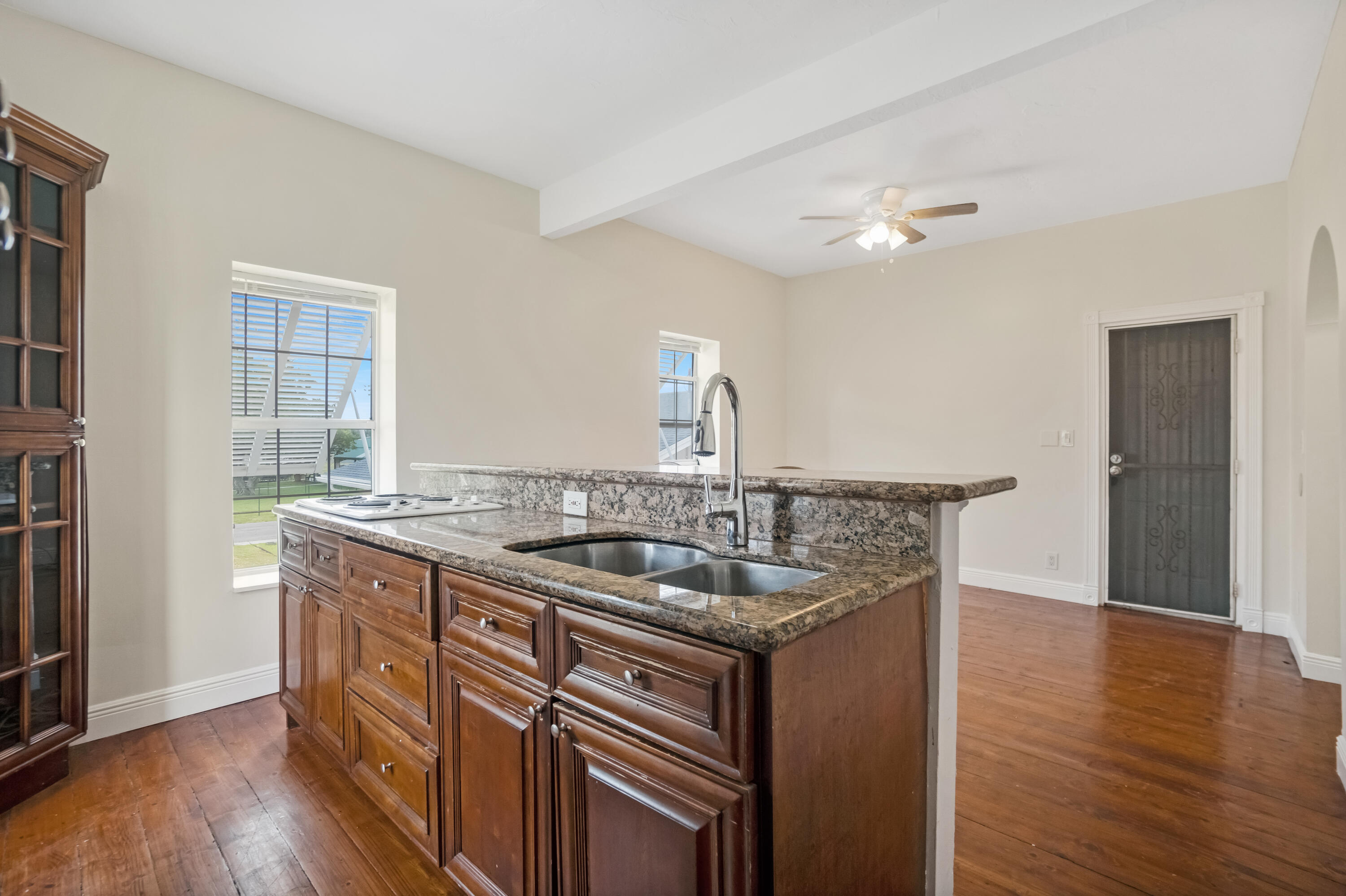 SUNRISE COURT - Residential