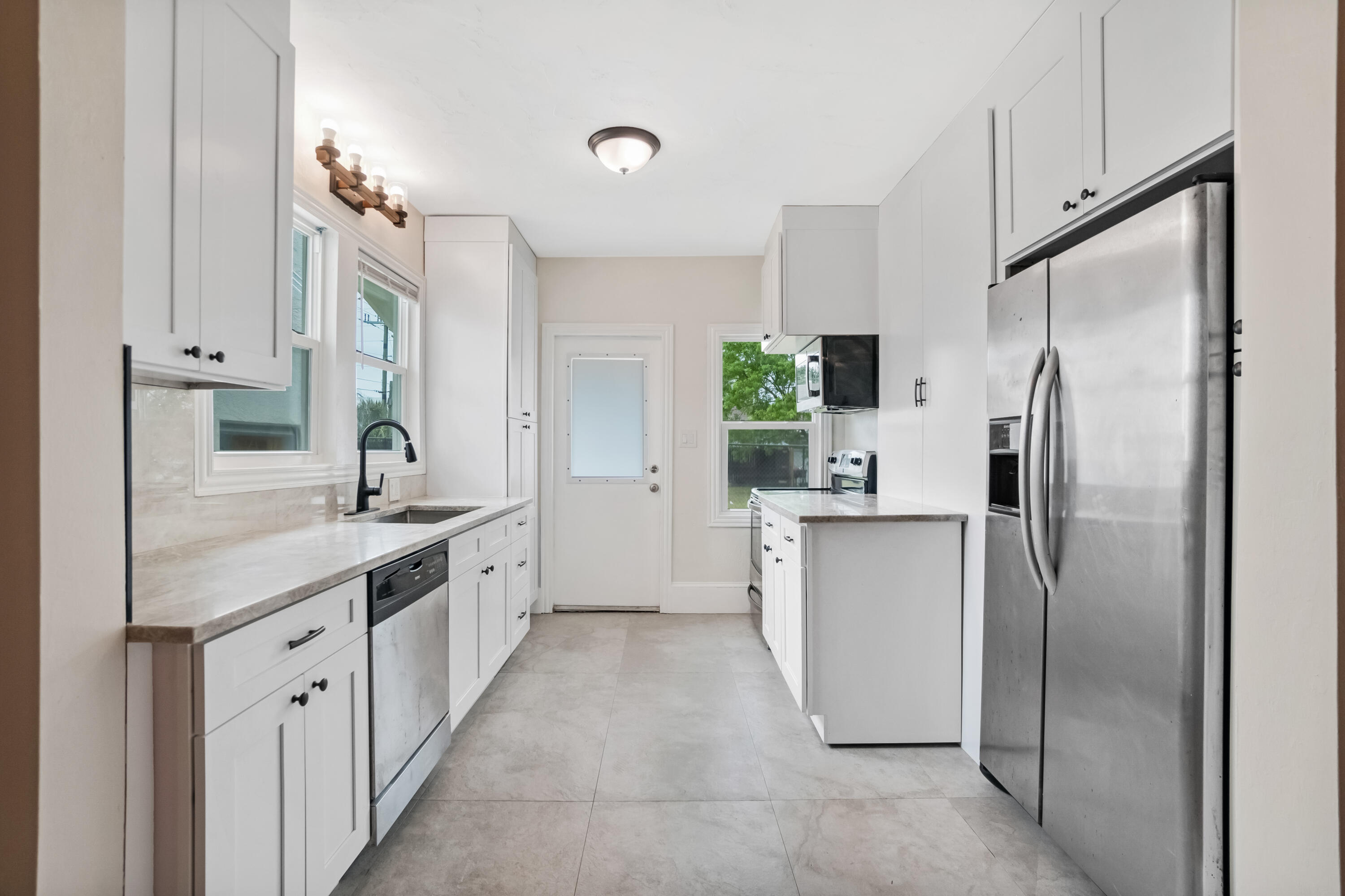 SUNRISE COURT - Residential