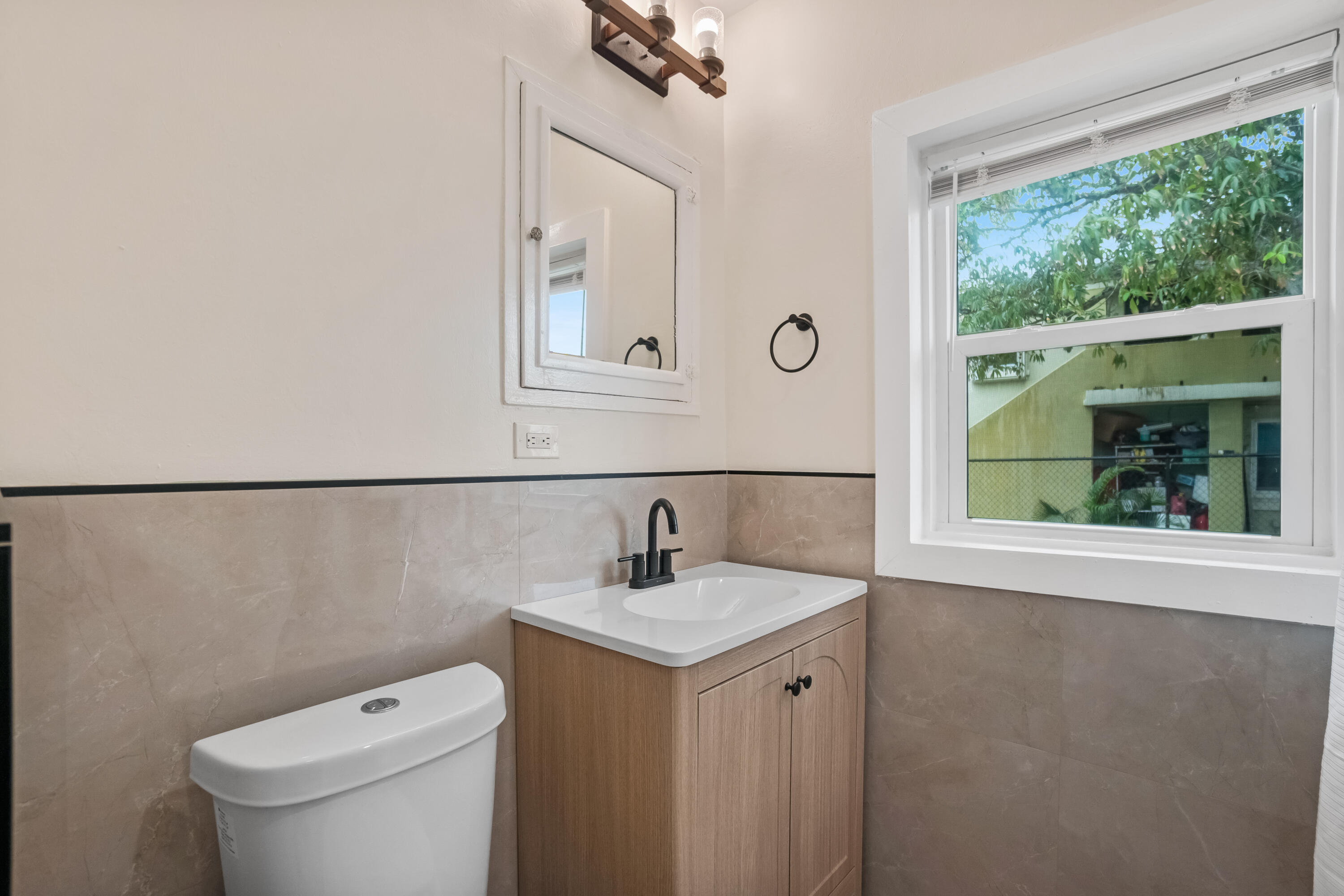 SUNRISE COURT - Residential