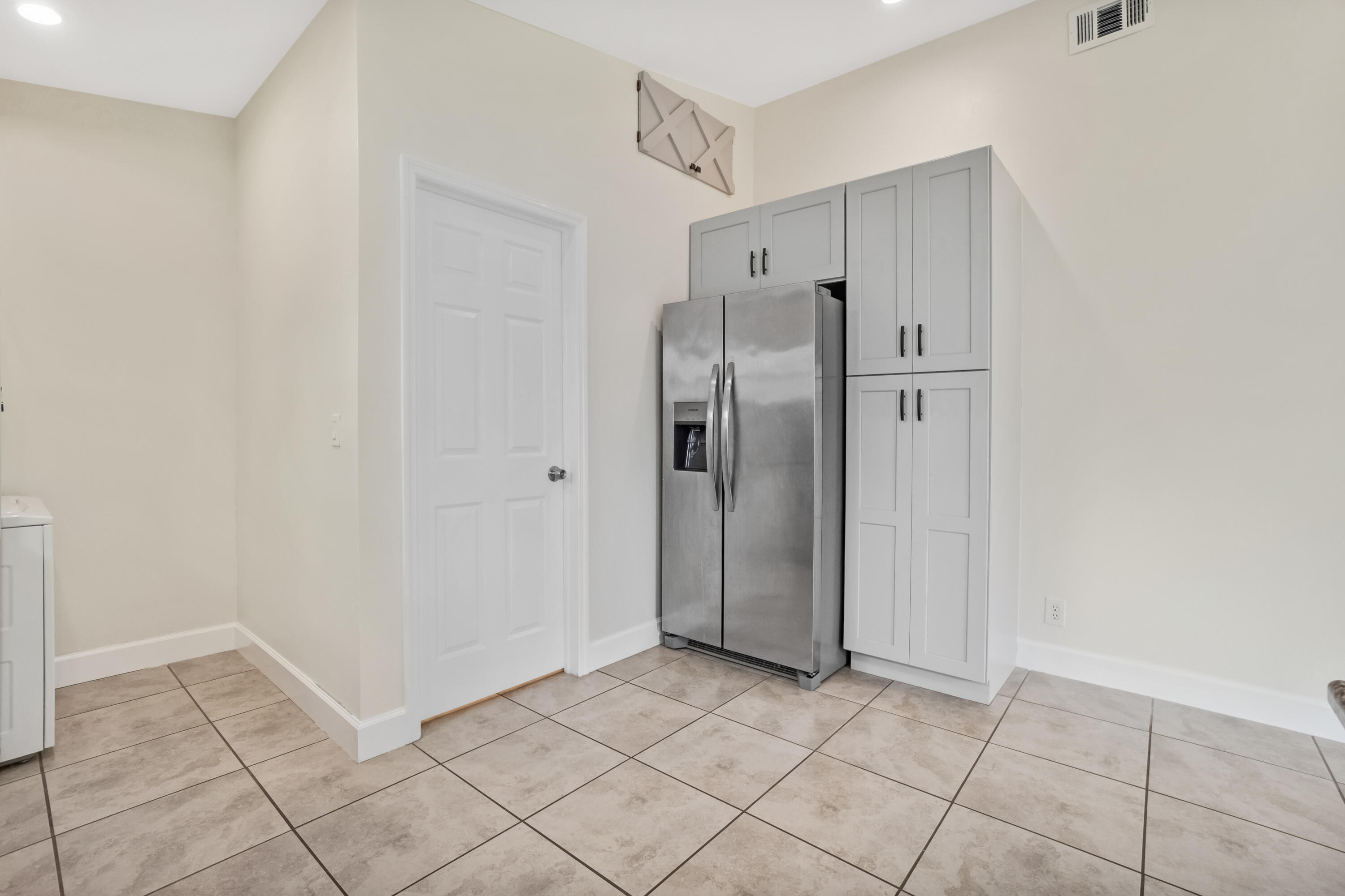 SUNRISE COURT - Residential