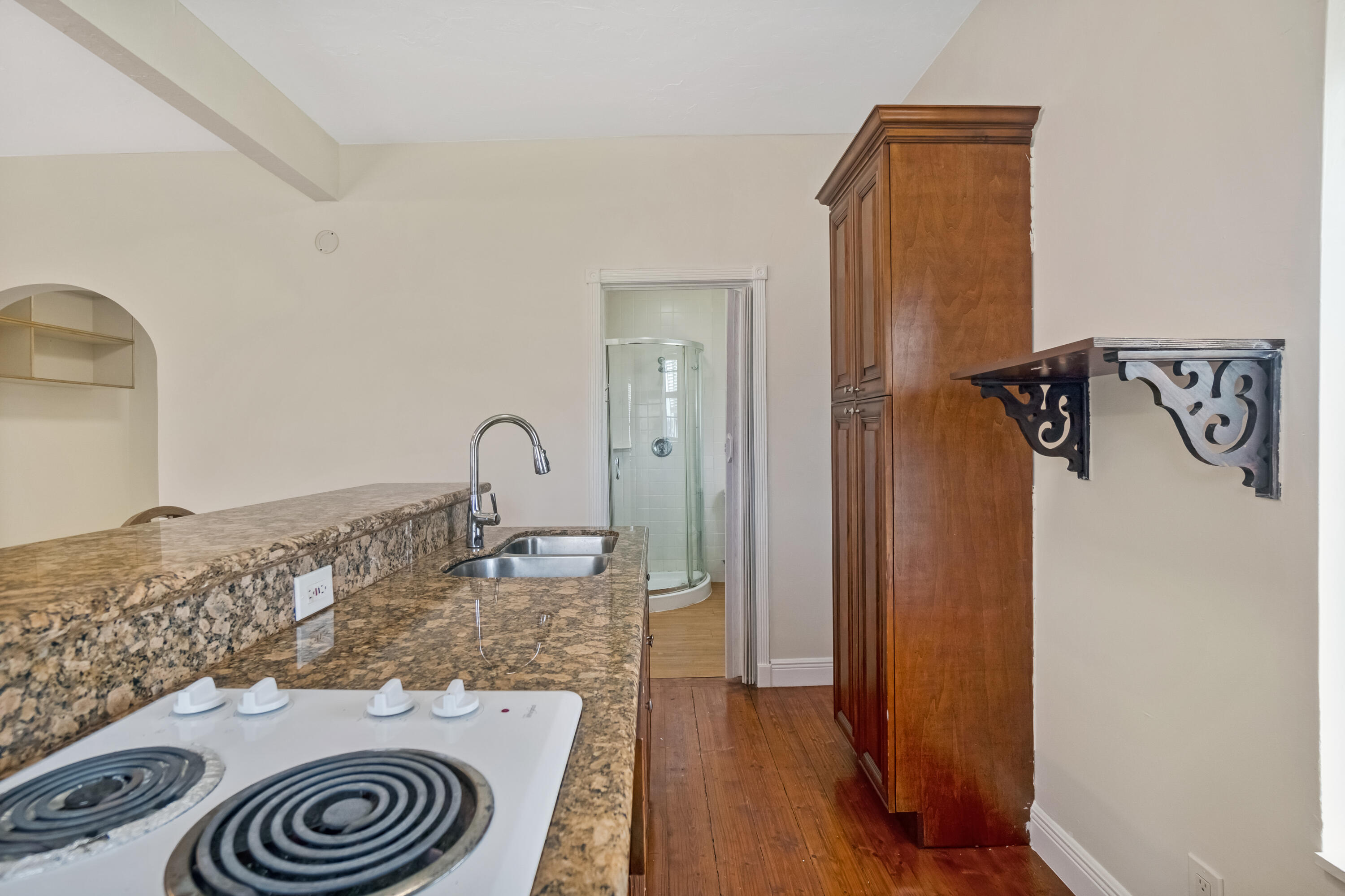 SUNRISE COURT - Residential