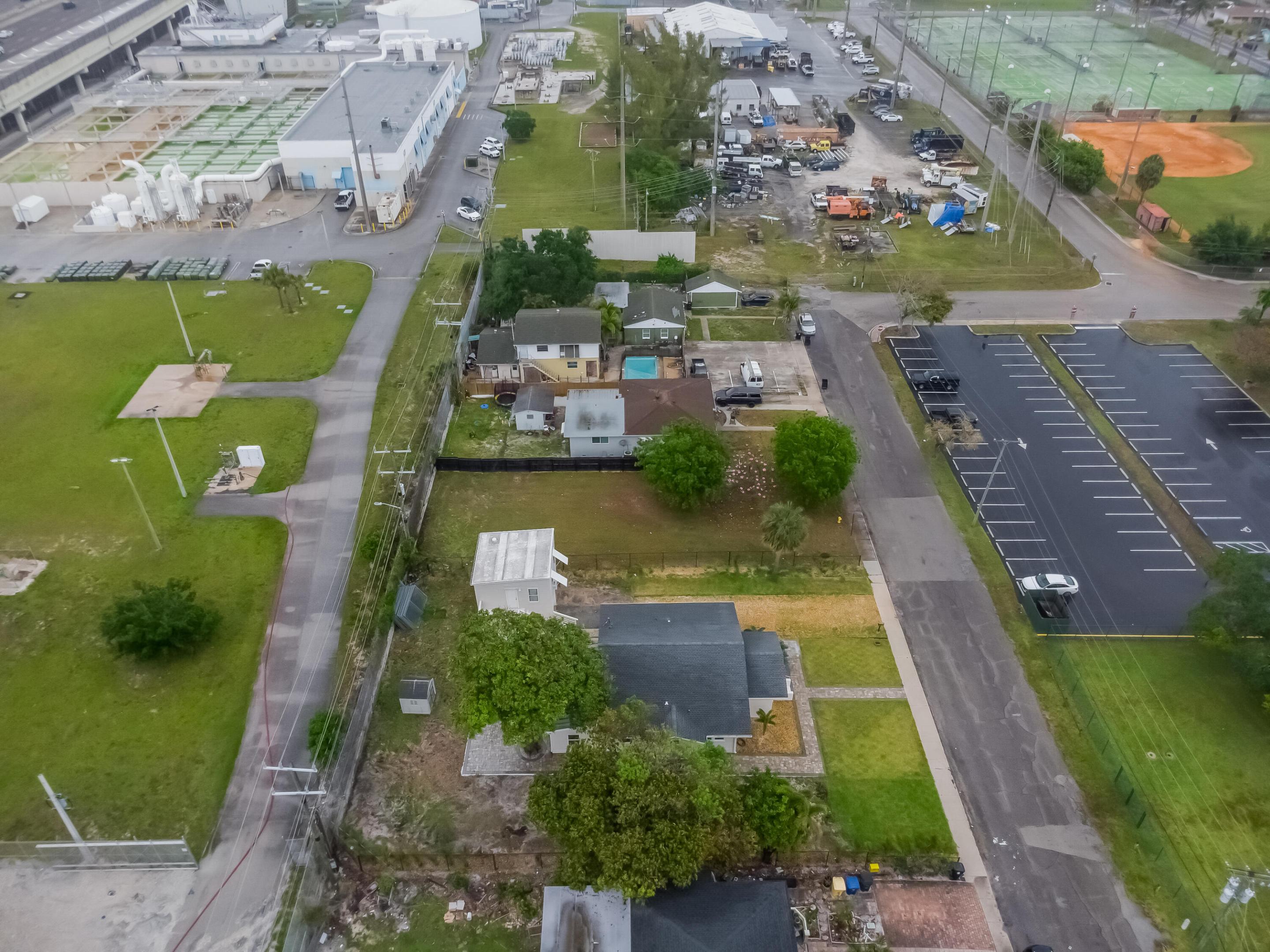 SUNRISE COURT - Residential