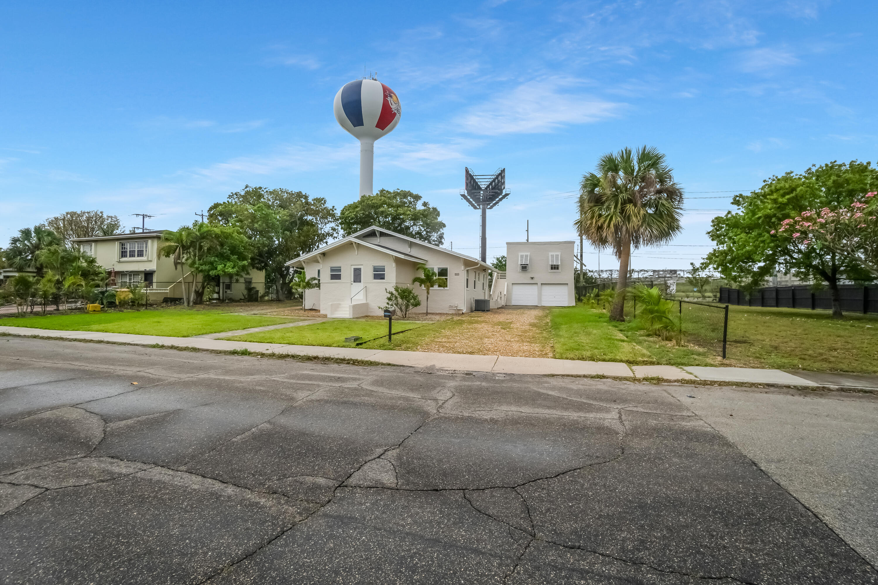 SUNRISE COURT - Residential