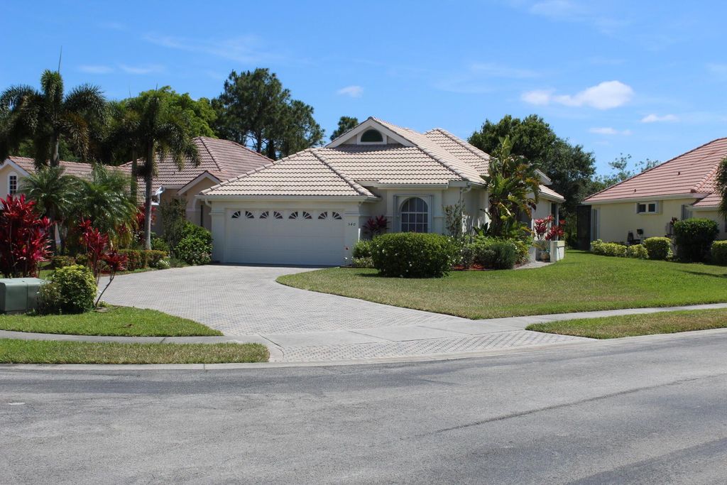 Photo of 540 SW New Castle Cove, Port Saint Lucie, FL 34986 (MLS # R10995406)