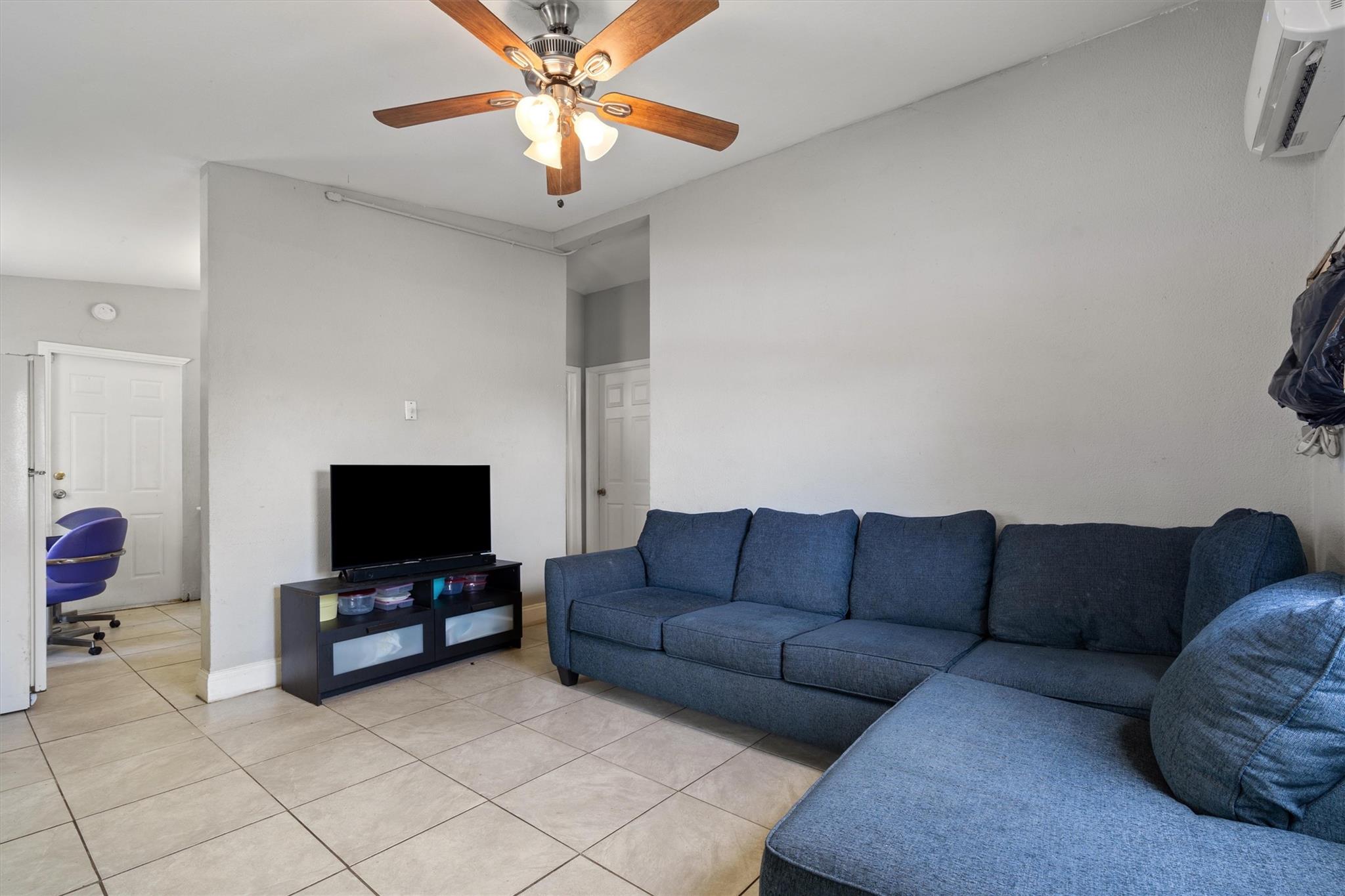 1558 NW 3rd Way