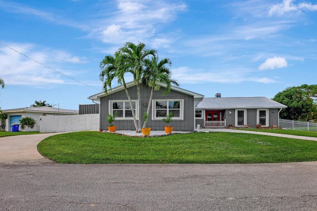 Photo of 226 SW Cabana Point Circle, Stuart, FL 34994 (MLS # R11035797)