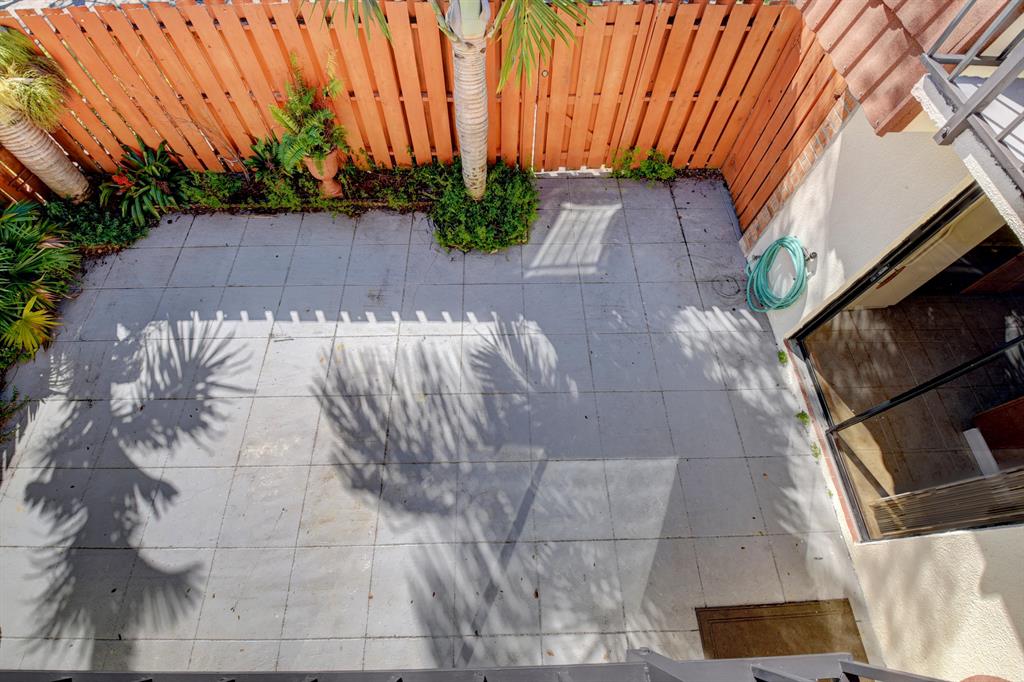 SPANISH WELLS CONDO II - Residential