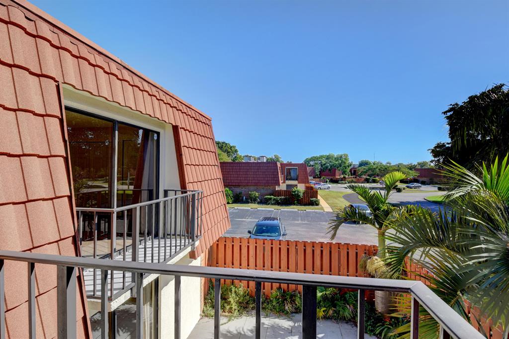 SPANISH WELLS CONDO II - Residential