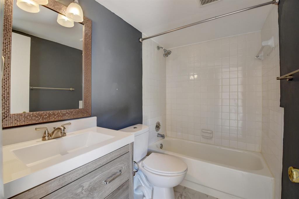 SPANISH WELLS CONDO II - Residential