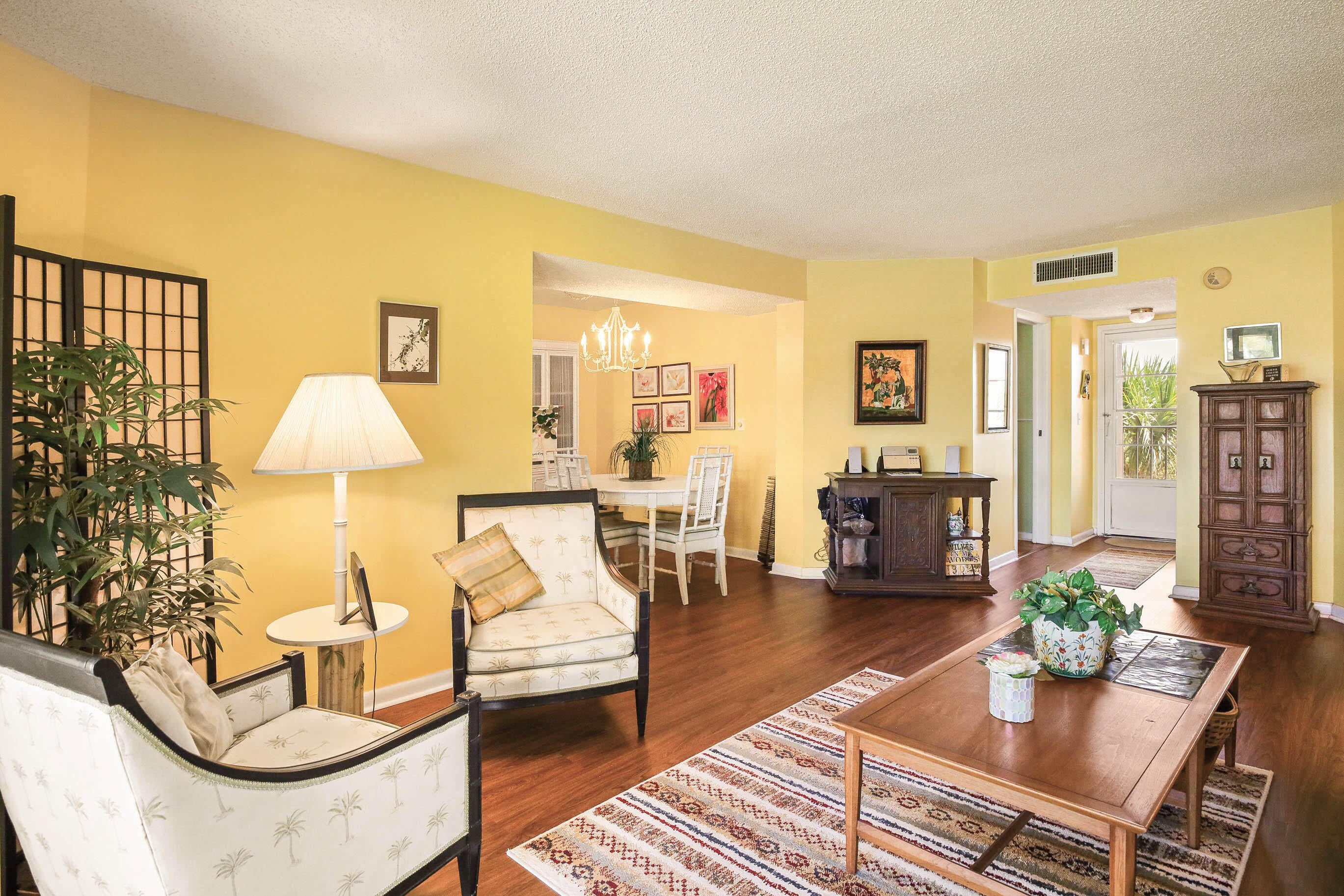 3755 VIA POINCIANA 402