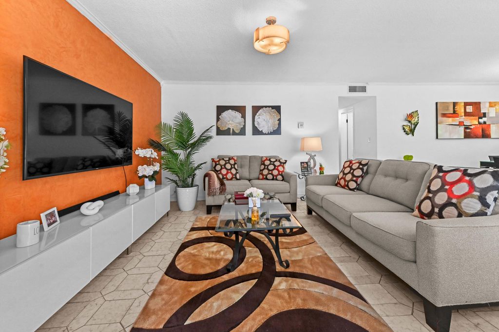 Photo of 200 NE 12th Avenue #3a, Hallandale Beach, FL 33009 (MLS # R11166599)