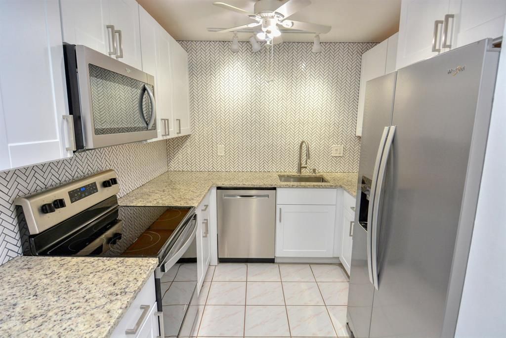 Photo of 2141 SE Edler Dr Drive, Stuart, FL 34994 (MLS # R10737034)