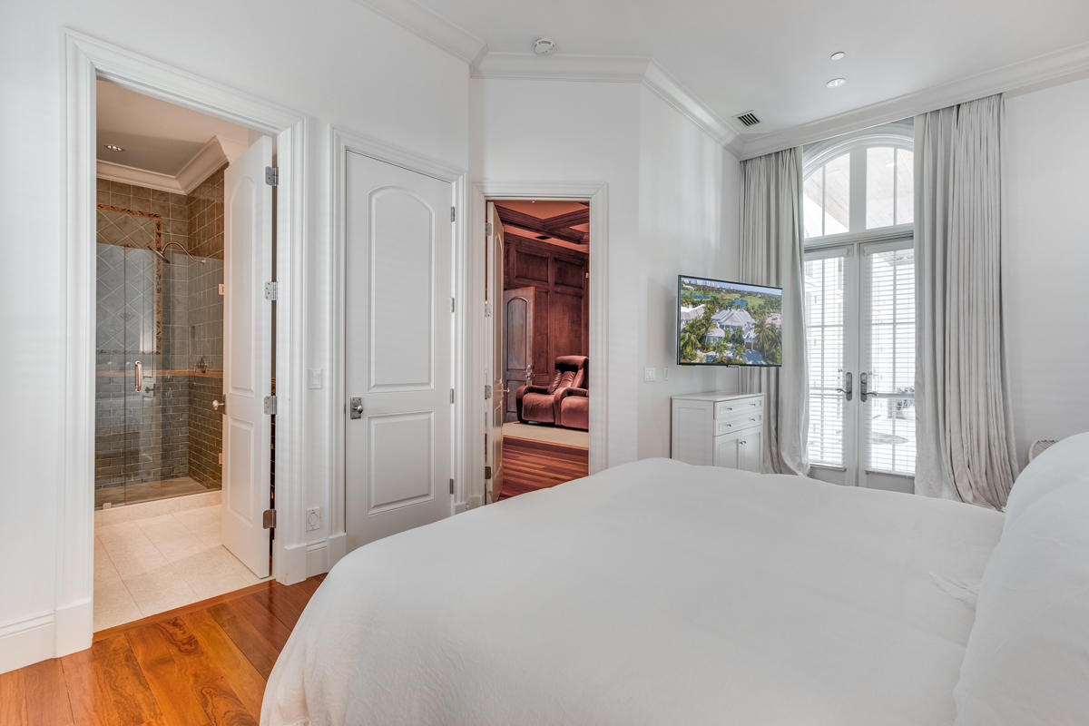 ROYAL PALM YACHT & COUNTR - Residential