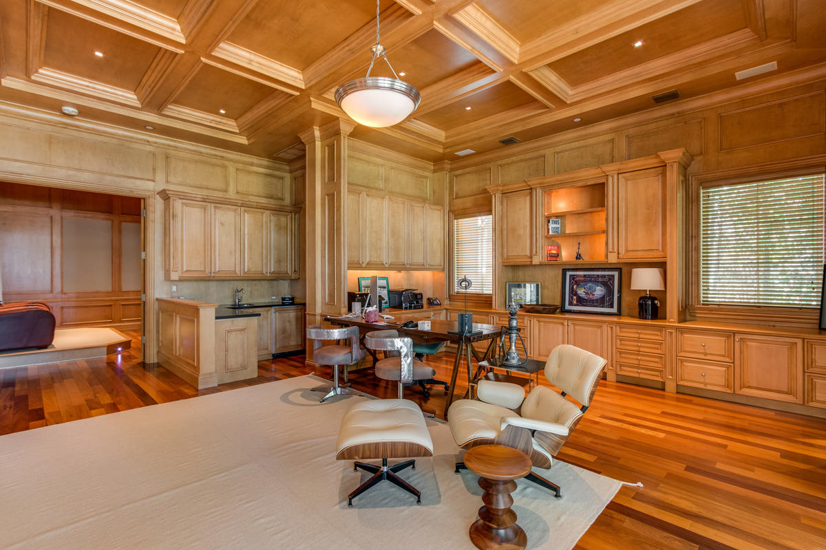 ROYAL PALM YACHT & COUNTR - Residential