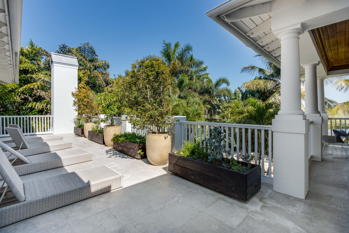 ROYAL PALM YACHT & COUNTR - Residential