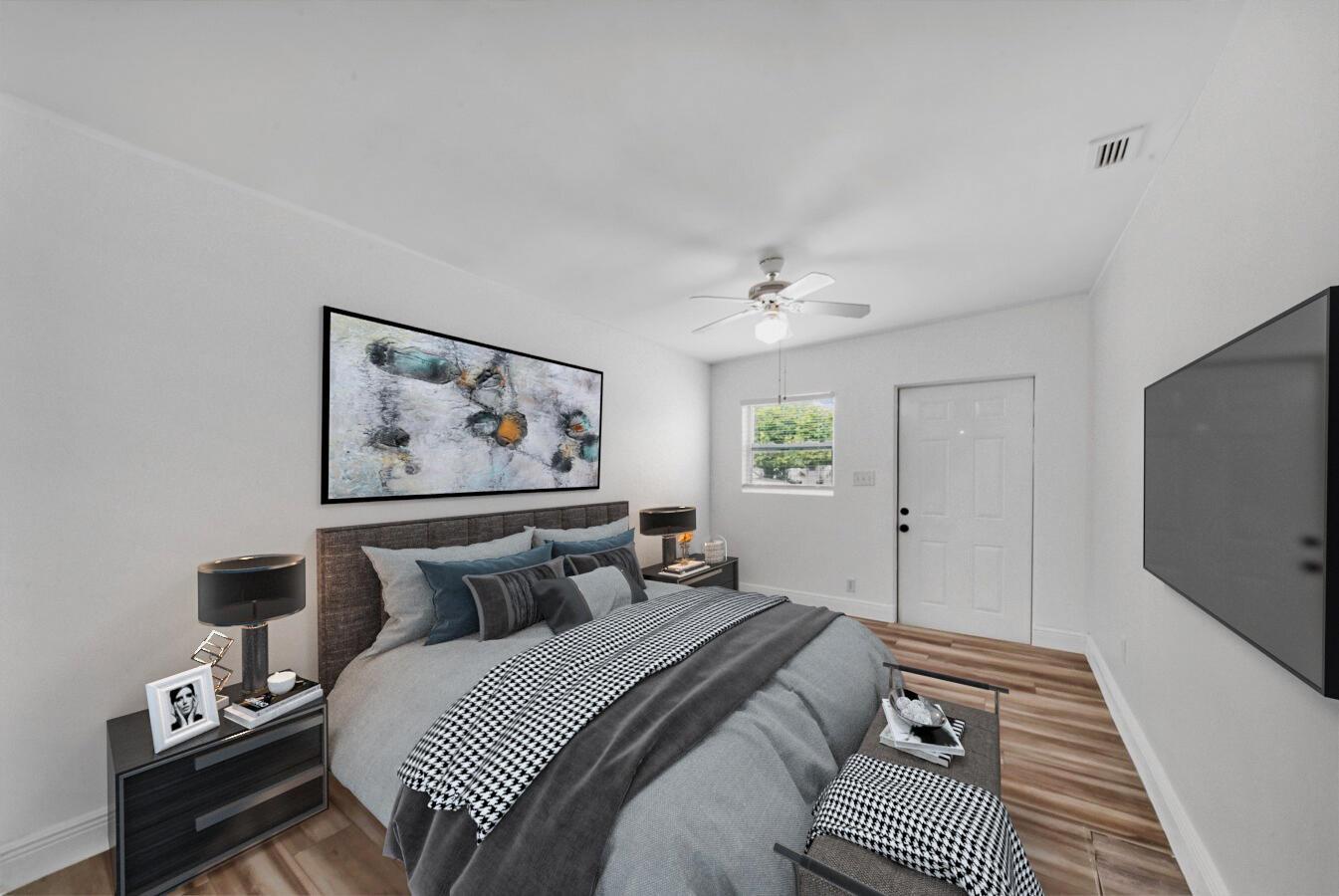 Charming, centrally located updated studio apartment. Updated kitchen, updated bath, impact windows and neutral flooring are just a few features of this cozy home. Located close to shopping, dining, entertainment, major highways and airports.