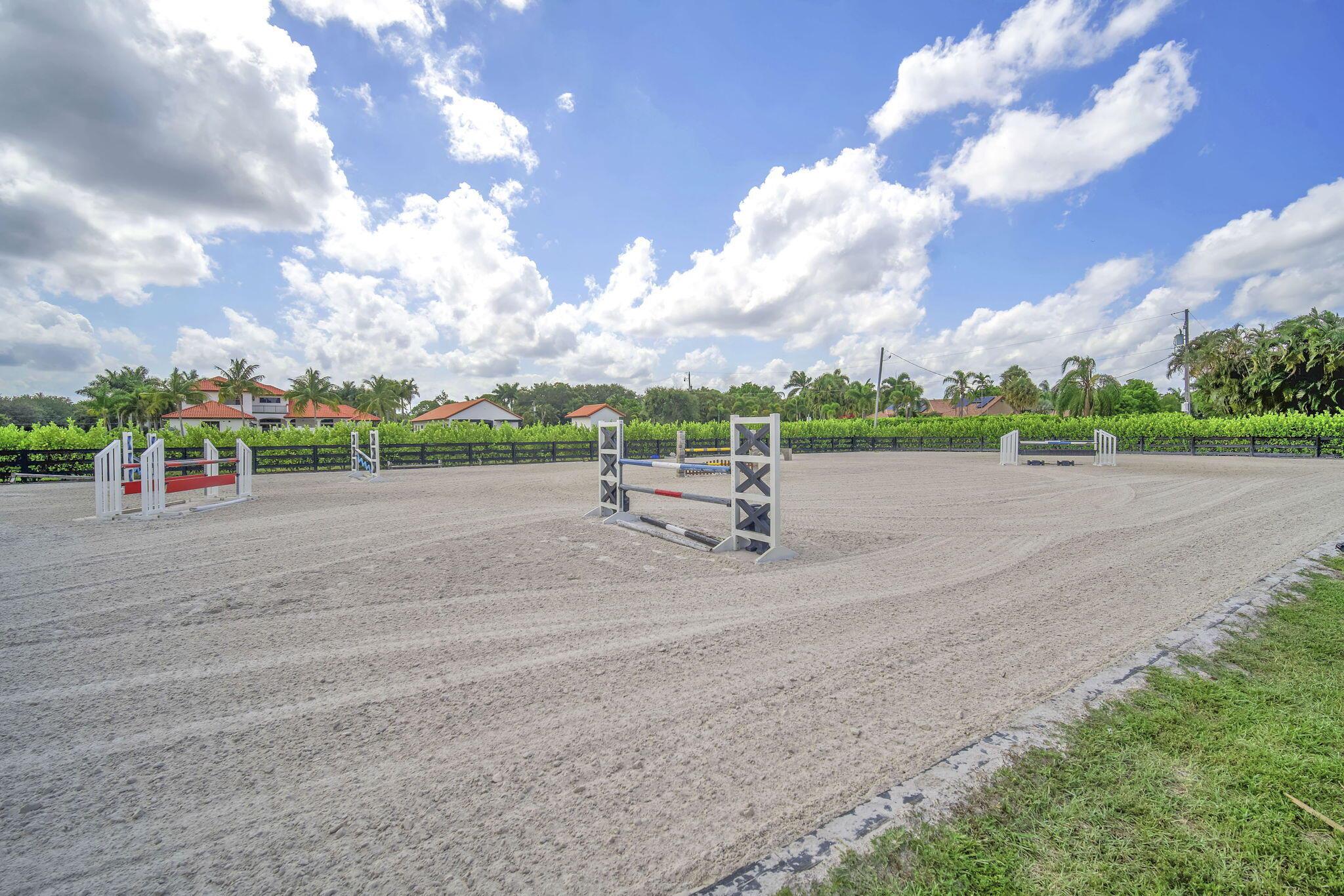 PADDOCK PARK 2 OF WELLING - Residential