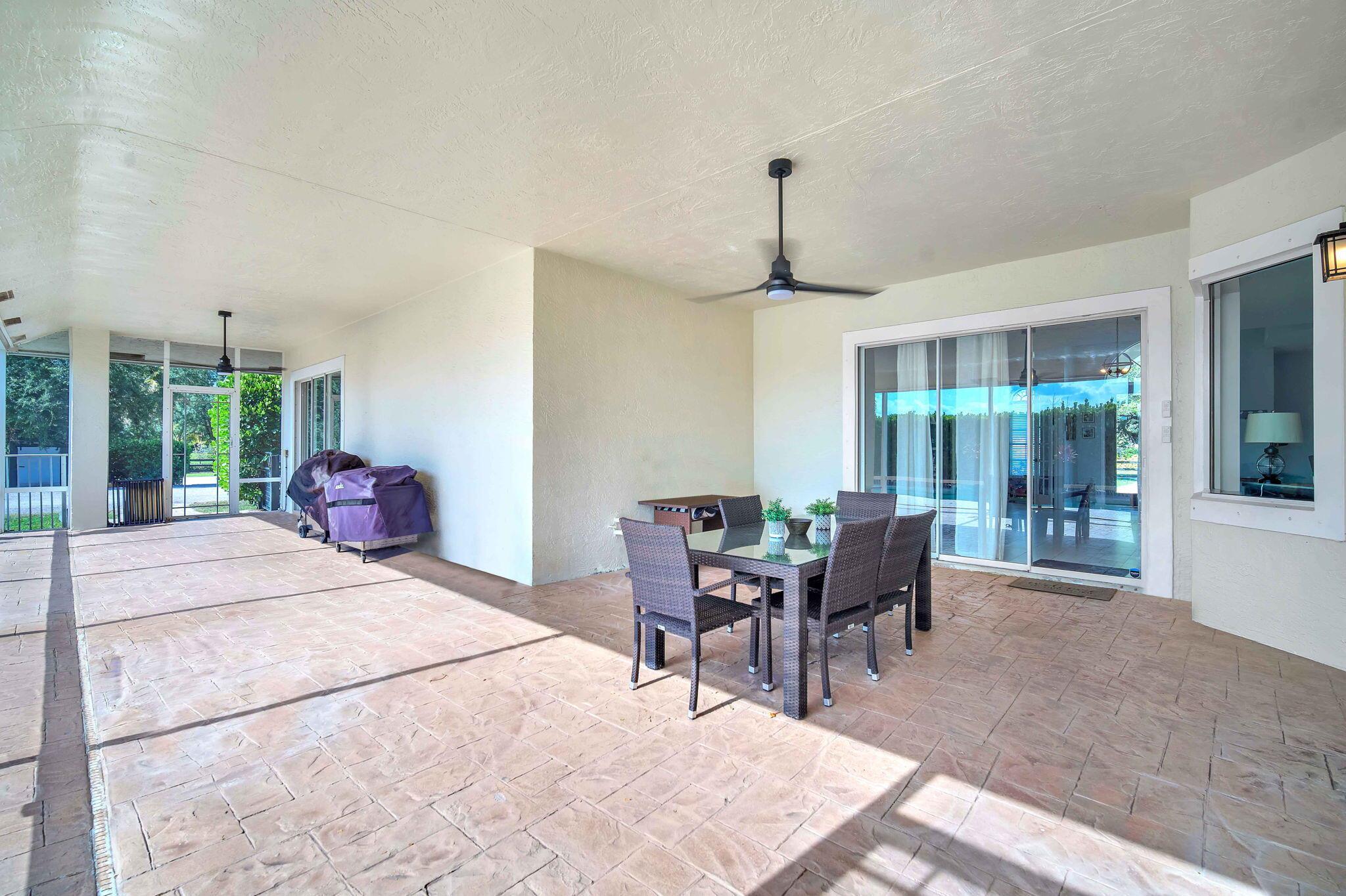 PADDOCK PARK 2 OF WELLING - Residential