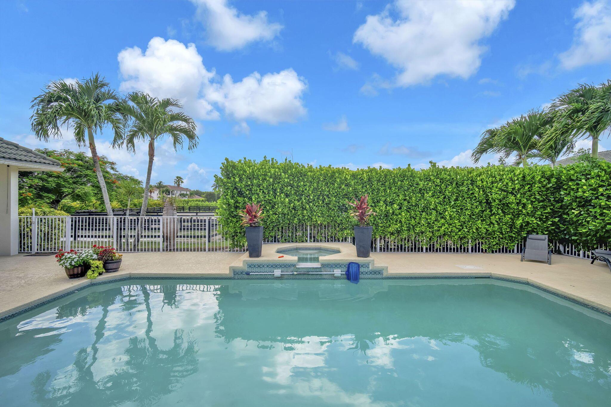 PADDOCK PARK 2 OF WELLING - Residential