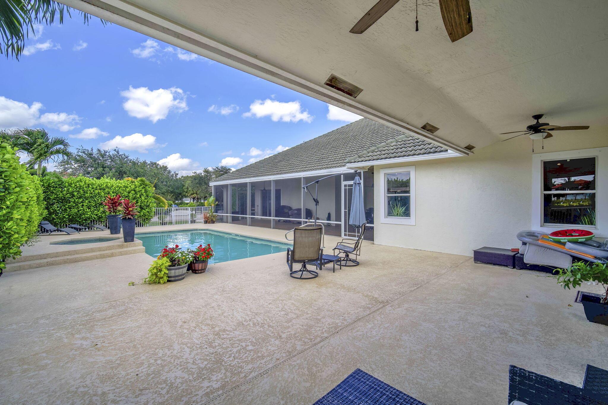 PADDOCK PARK 2 OF WELLING - Residential