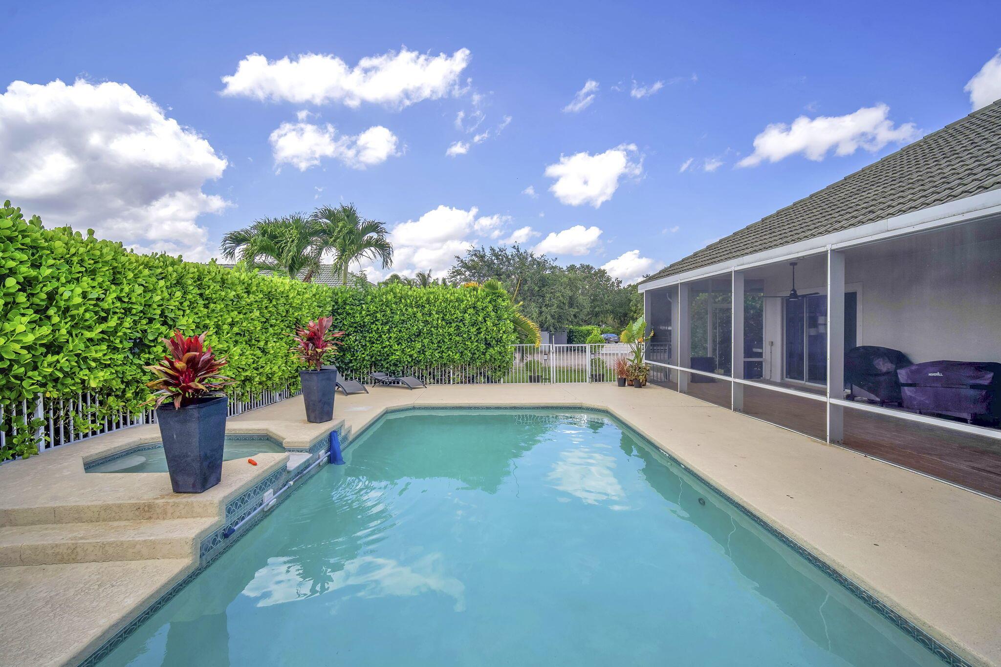 PADDOCK PARK 2 OF WELLING - Residential