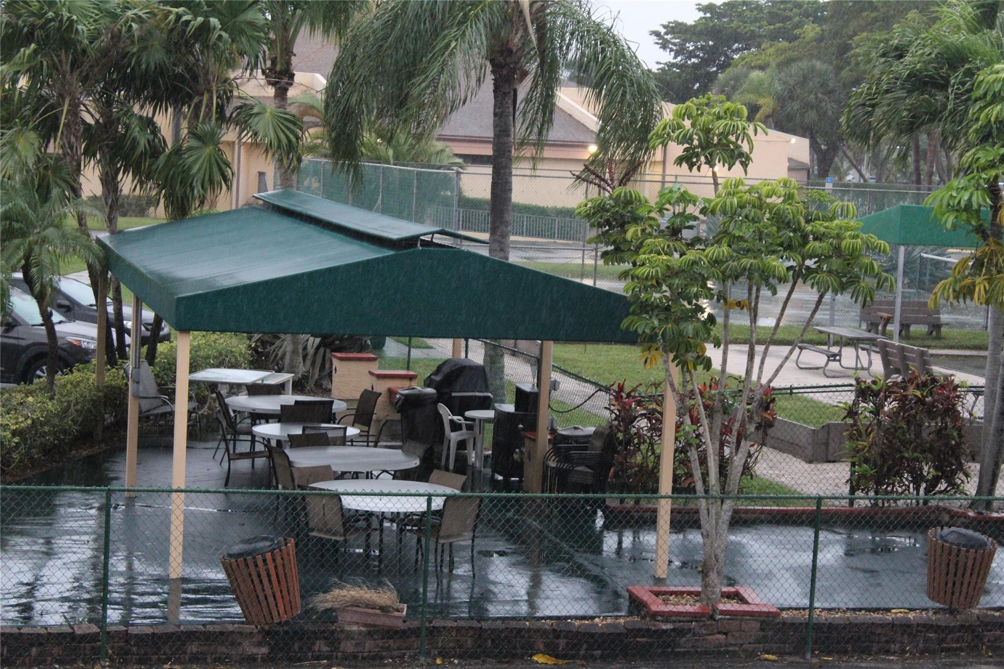ROYAL PARK GARDENS - Residential