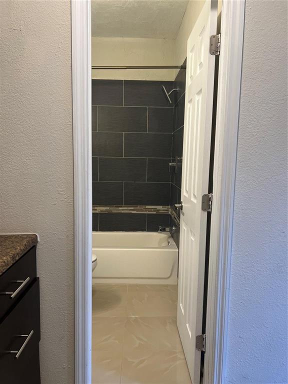 2721 N 72nd Terrace Studio