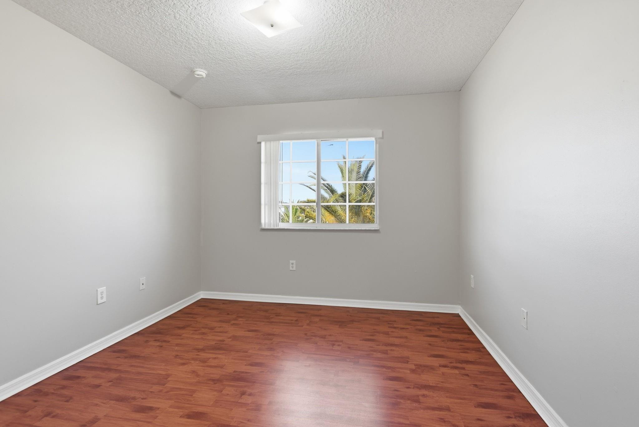 Cedar Woods Homes Condo - Residential