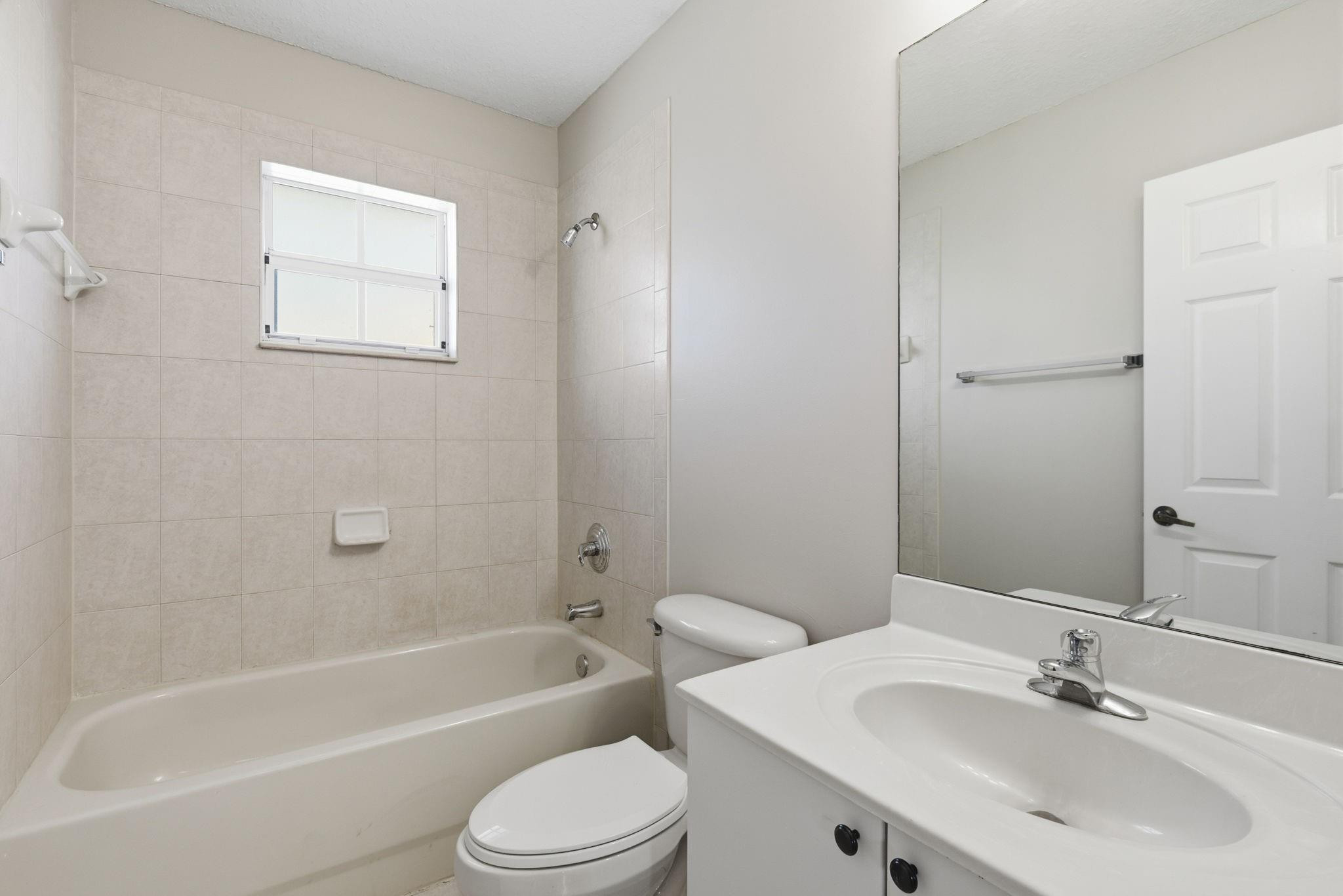 Cedar Woods Homes Condo - Residential