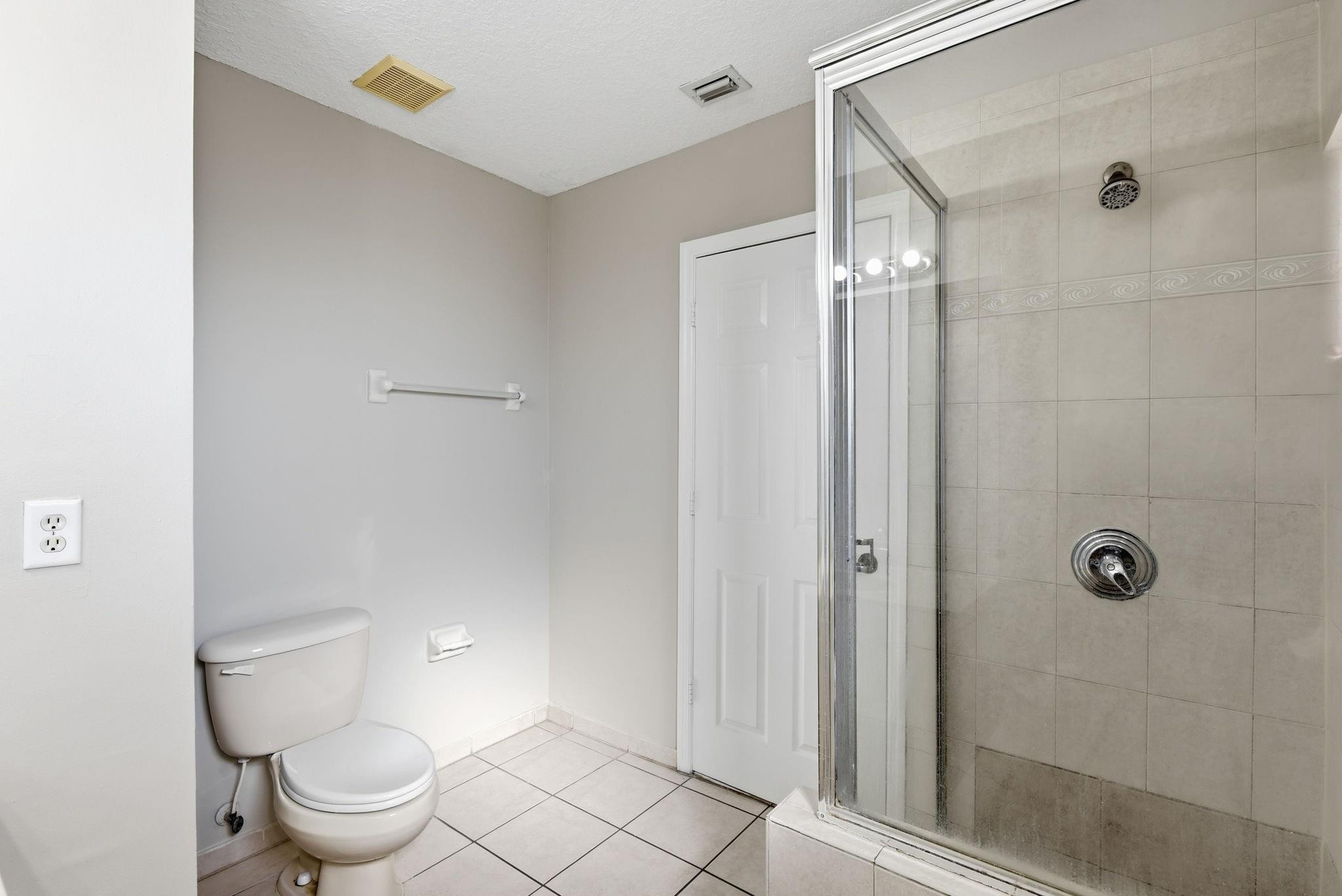 Cedar Woods Homes Condo - Residential