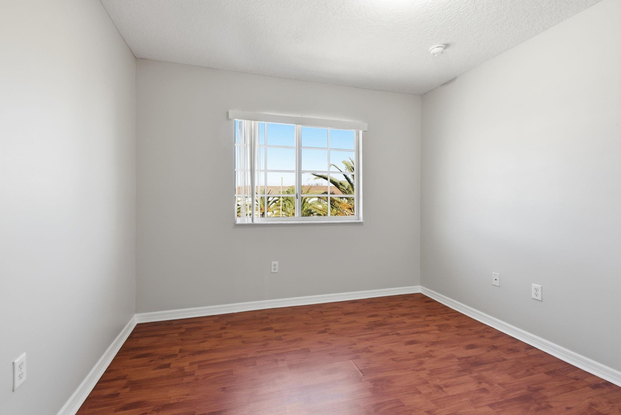 Cedar Woods Homes Condo - Residential