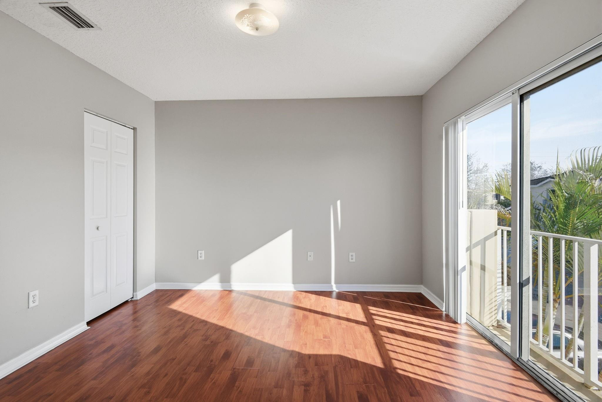 Cedar Woods Homes Condo - Residential