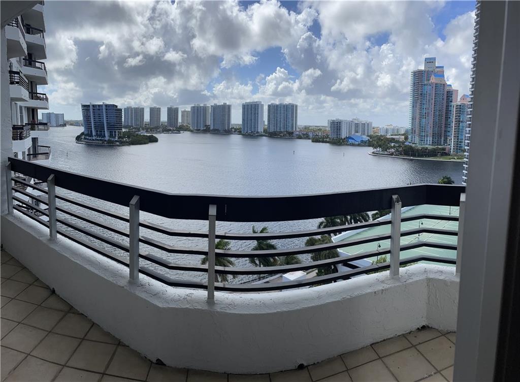 Mystic Pointe Tower 300 - Residential