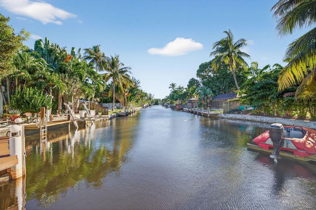 Photo of 1570 NE 30th Place, Oakland Park, FL 33334 (MLS # B26015182)