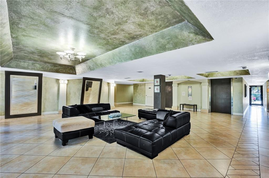 Tennis Club II - Residential
