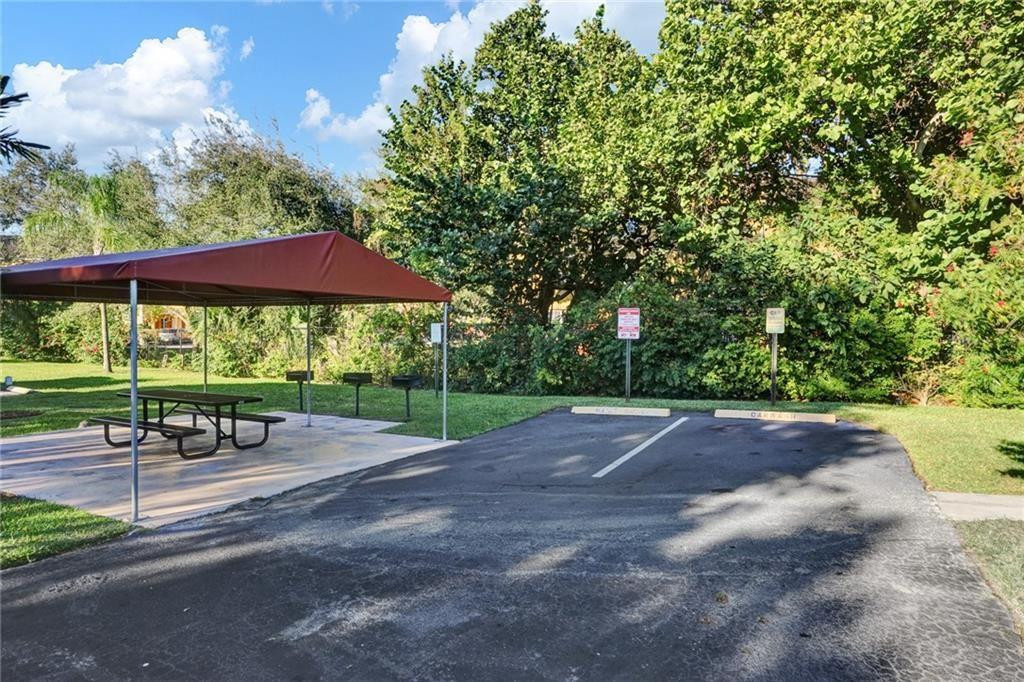 Tennis Club II - Residential