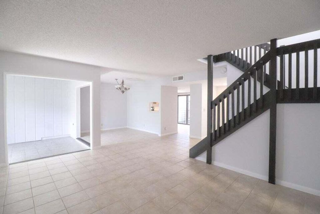 Photo of 701 Stonewood Court #15c, Jupiter, FL 33458 (MLS # R11037387)