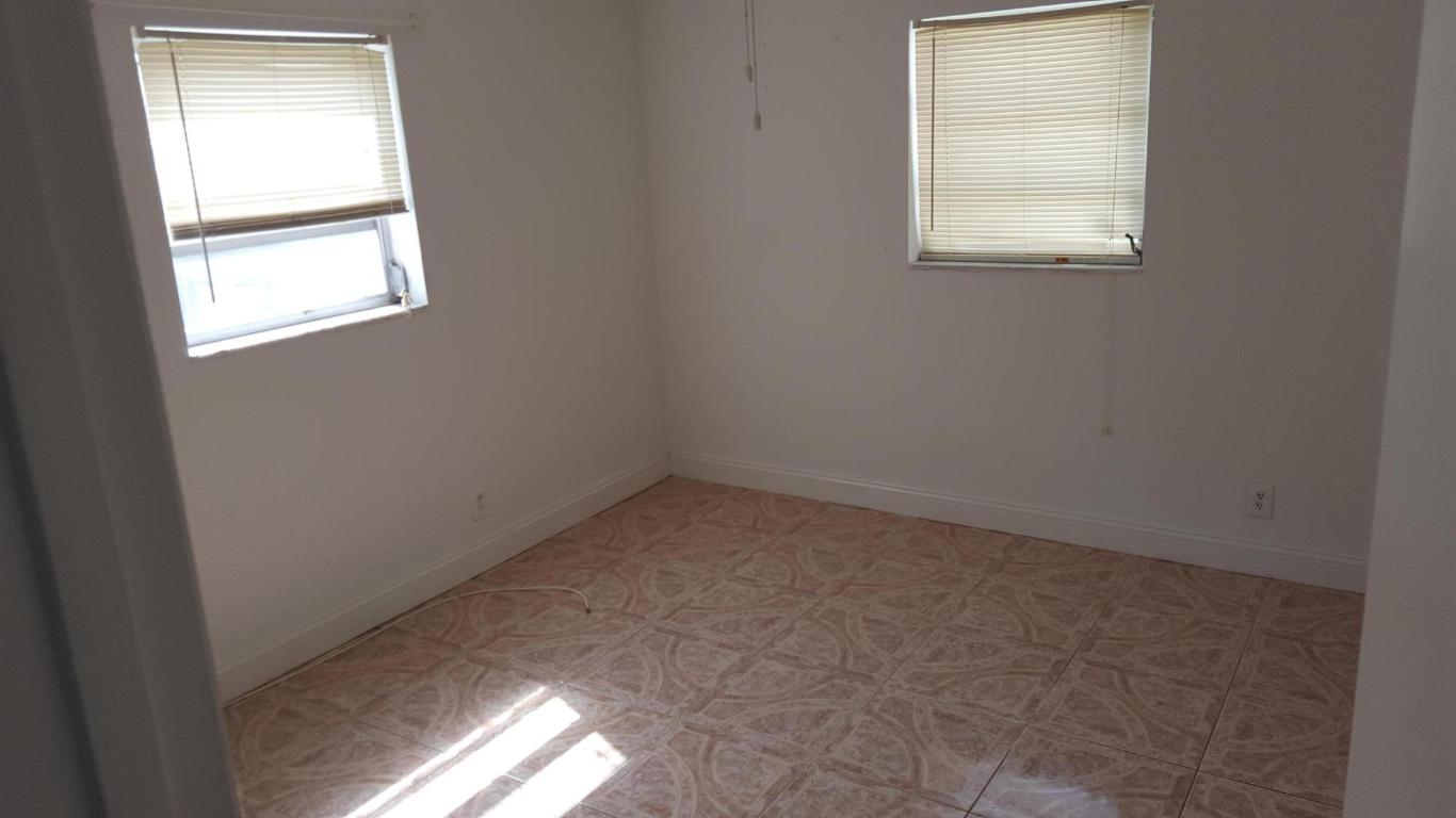 CORAL SPRINGS SUB NO 1 59-30 B LOT 28 BLK G - Residential Lease