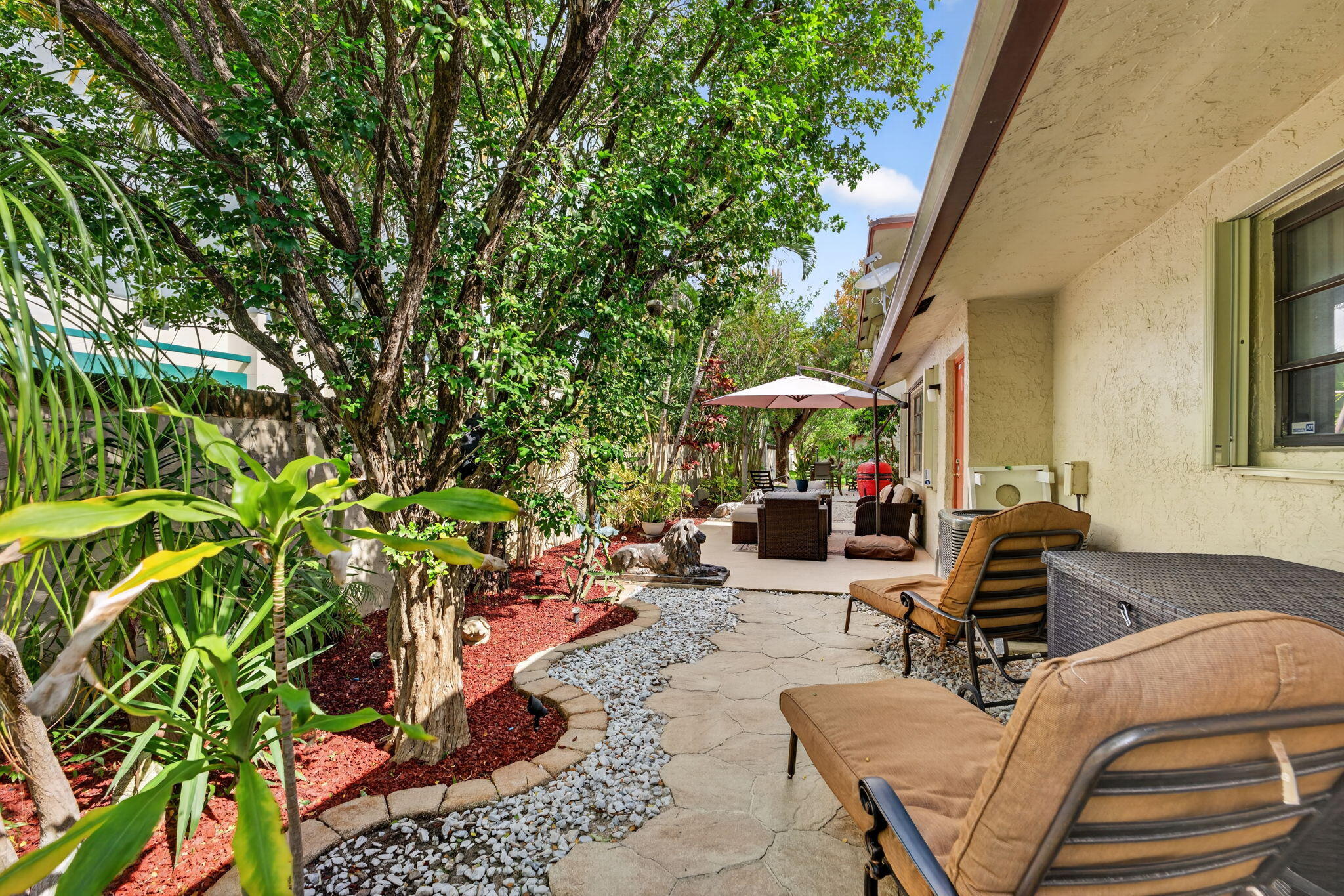 CONDOMINIUM 7 OF LIGHTHOUSE - Residential Lease