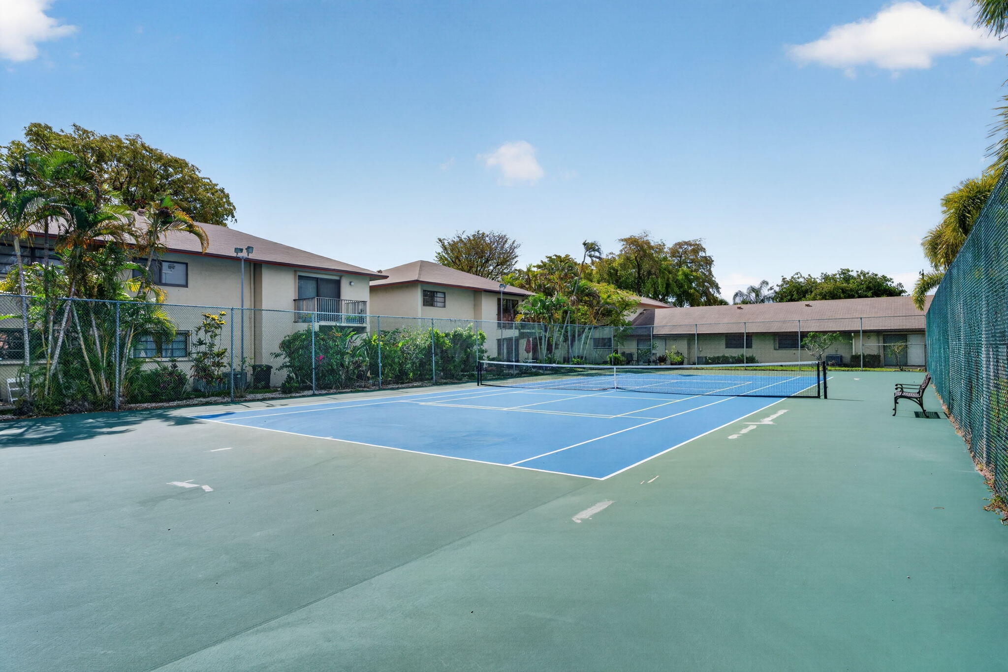 CONDOMINIUM 7 OF LIGHTHOUSE - Residential Lease