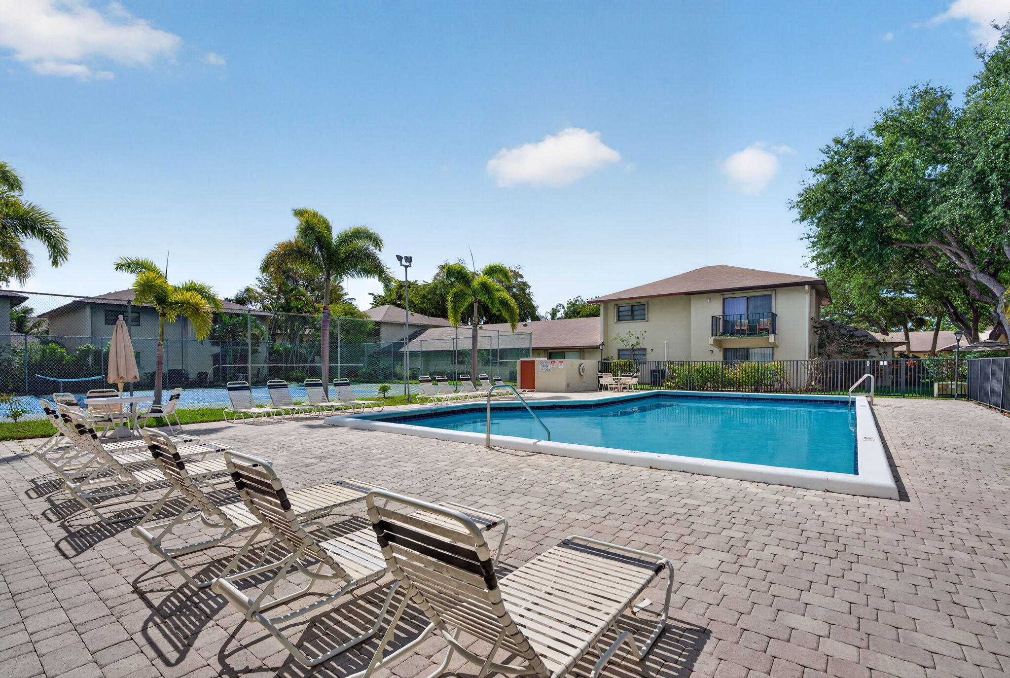 CONDOMINIUM 7 OF LIGHTHOUSE - Residential Lease
