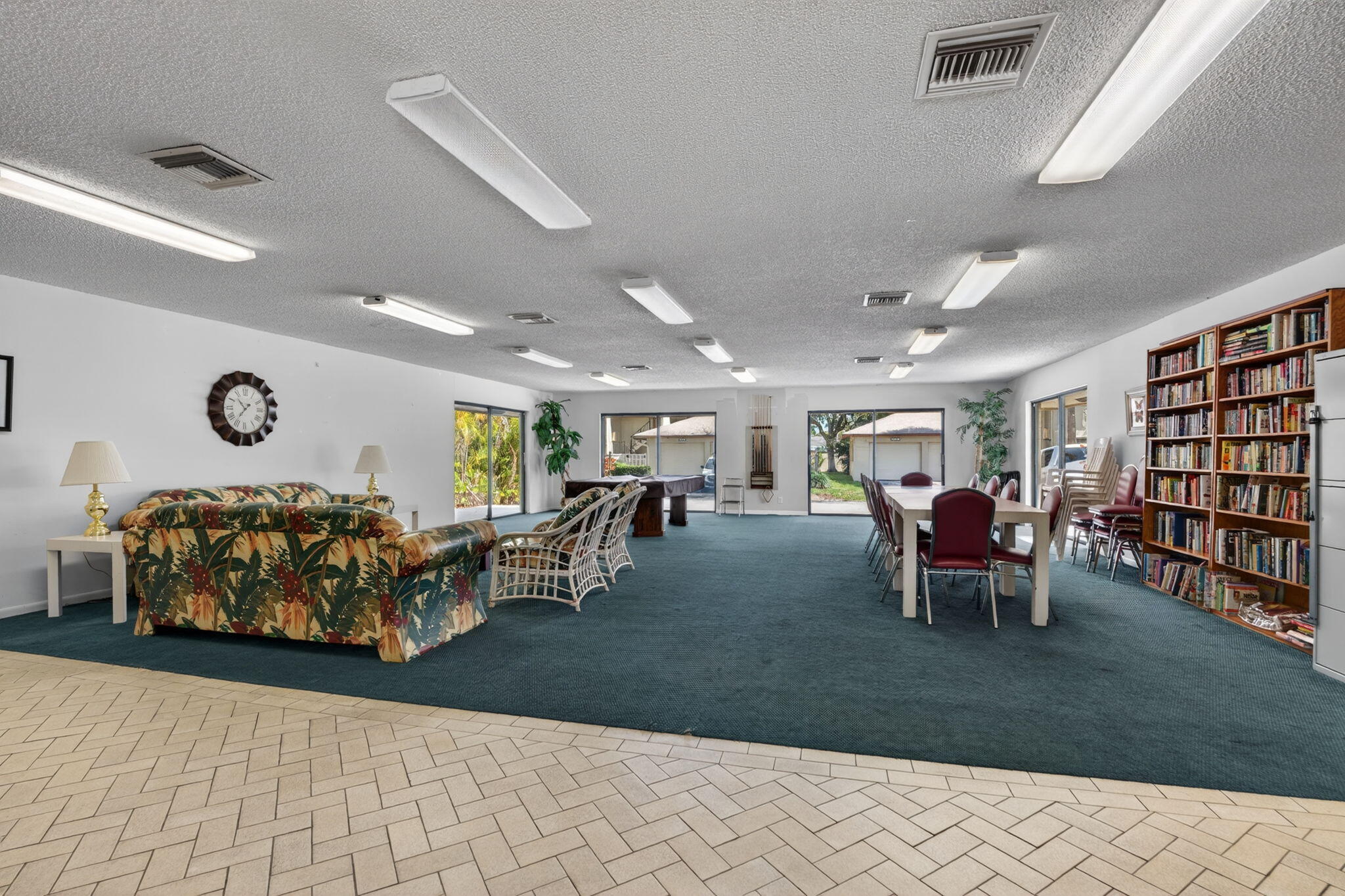 CONDOMINIUM 7 OF LIGHTHOUSE - Residential Lease