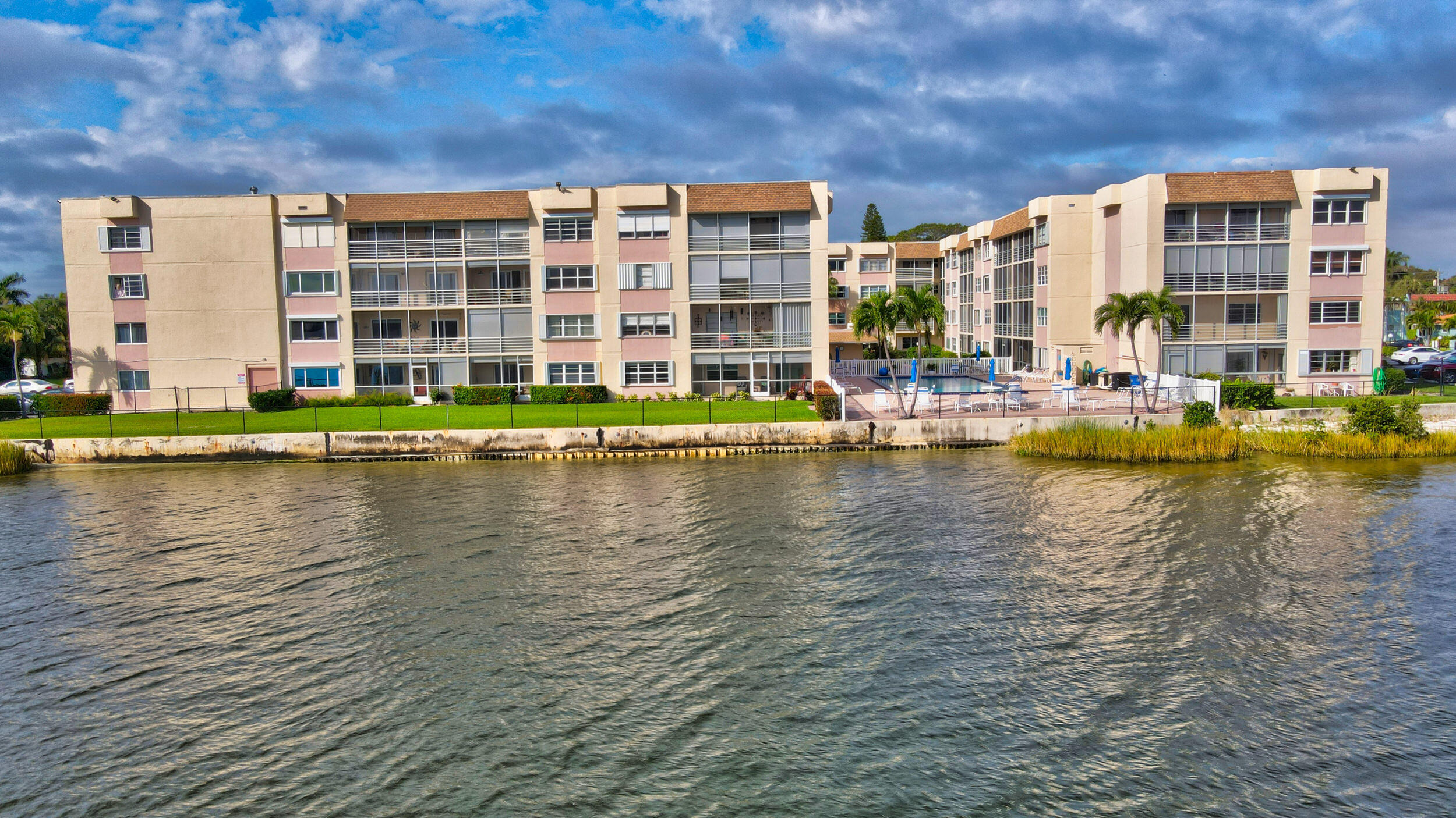 PALM LAKE 1 CONDO - Residential Lease