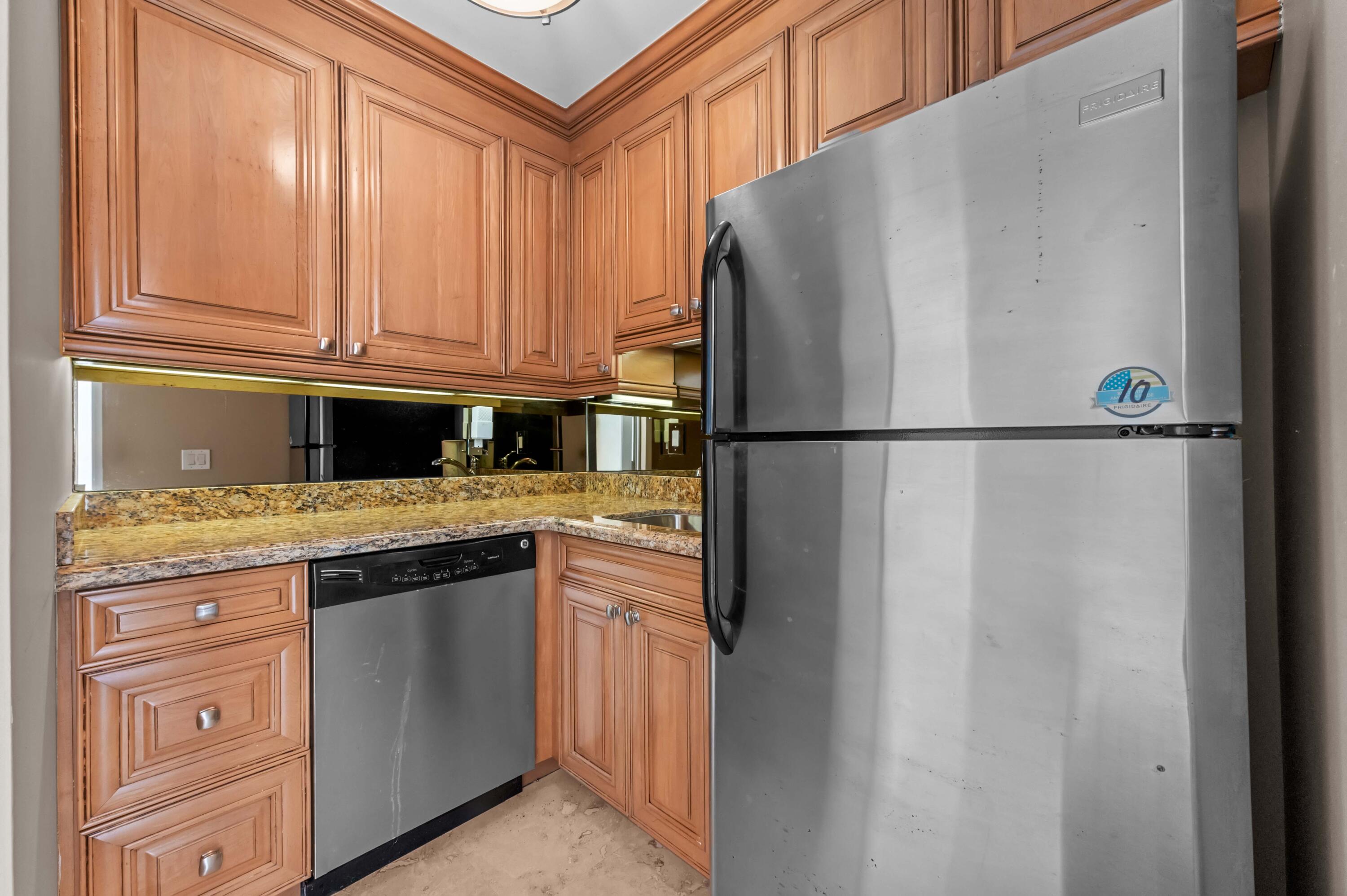 BEACH FRONT AT SINGER ISLAND - Residential