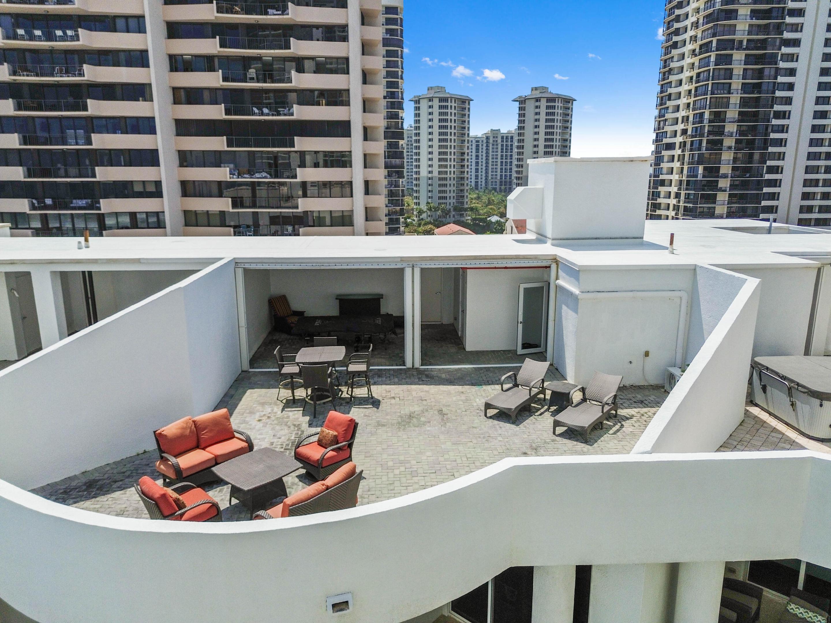 BEACH FRONT AT SINGER ISLAND - Residential