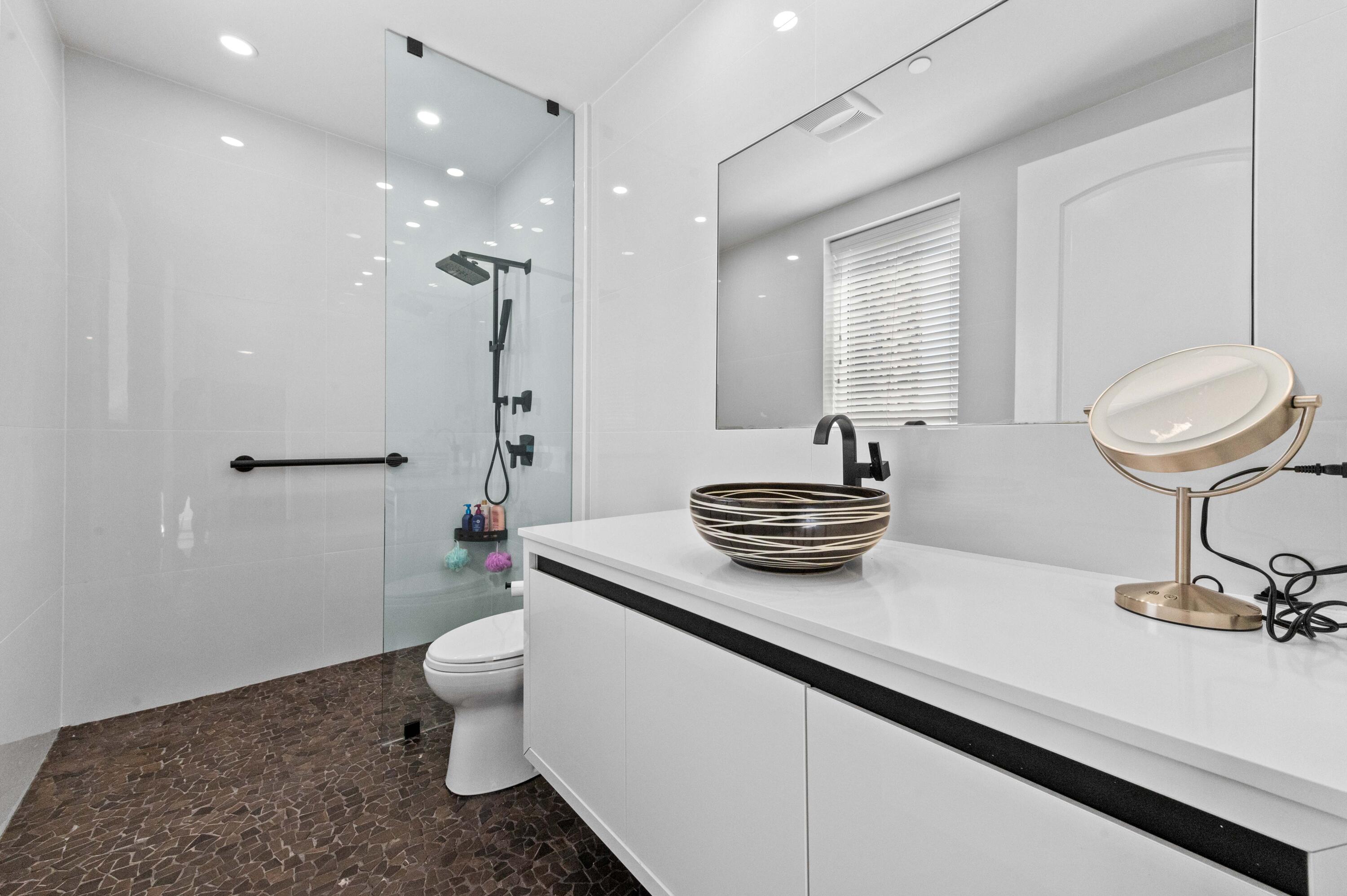 BEACH FRONT AT SINGER ISLAND - Residential